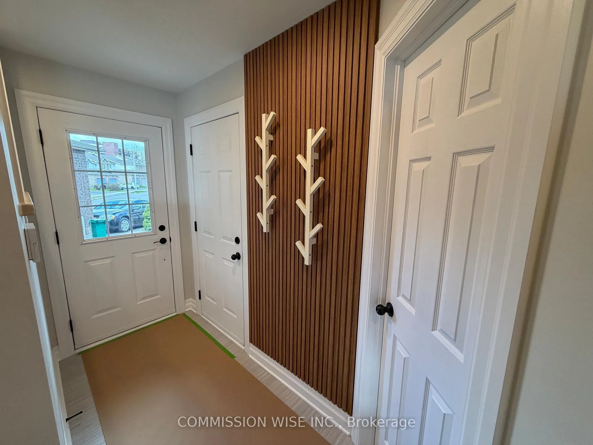 Photo 16 of 82 Carwood Circle, Ottawa, Carson Meadows — HOMEH
