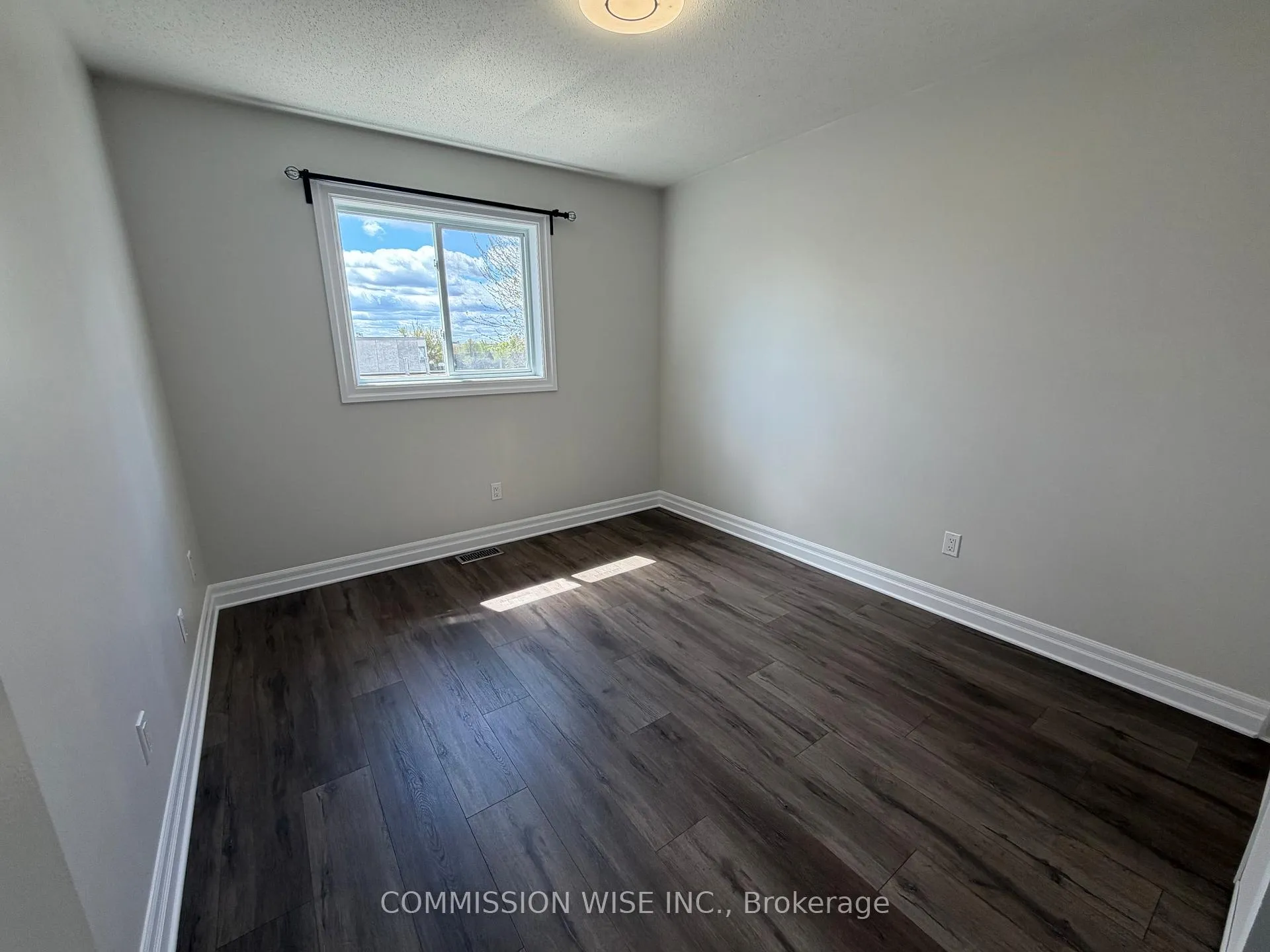 Photo 24 of 82 Carwood Circle, Ottawa, Carson Meadows — HOMEH