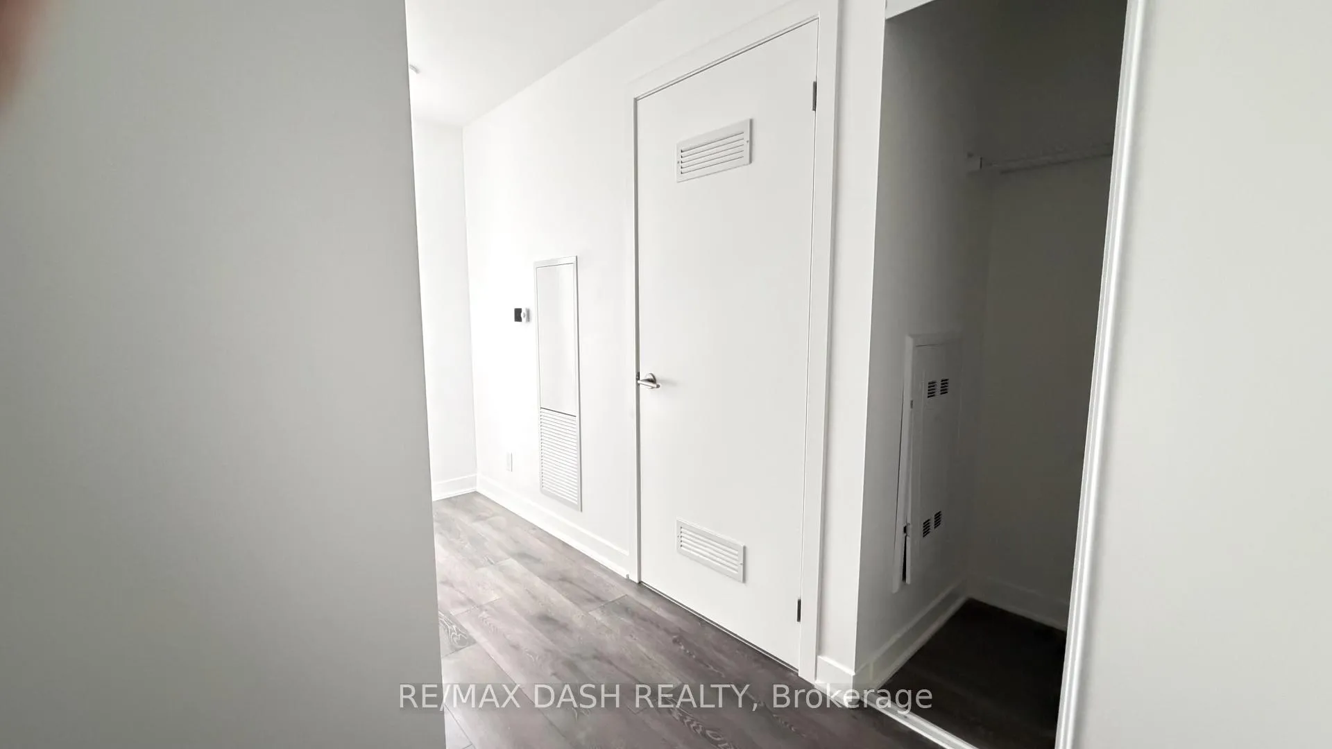 Photo 12 of Unit 811, 6 Flavelle Trail, Vaughan, Steeles West Industrial — HOMEH