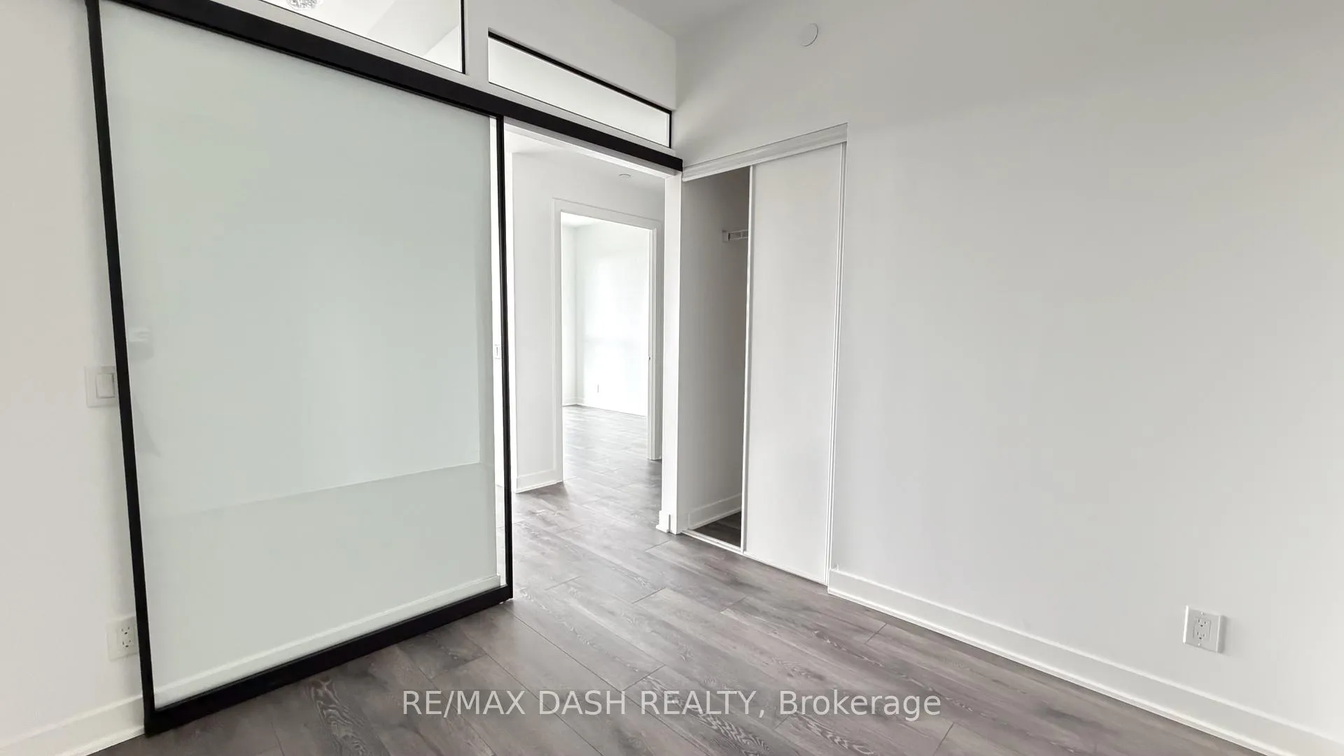 Photo 16 of Unit 811, 6 Flavelle Trail, Vaughan, Steeles West Industrial — HOMEH
