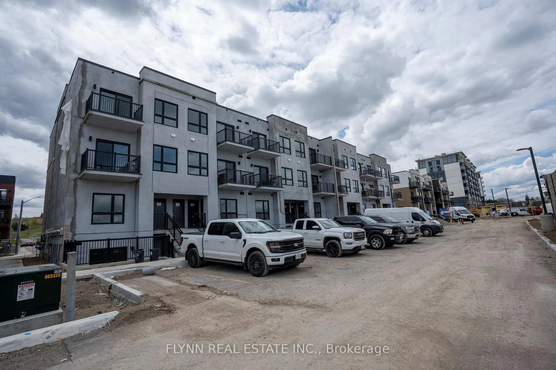 Photo 2 of Unit Q6, 25 Palace Street, Kitchener — HOMEH