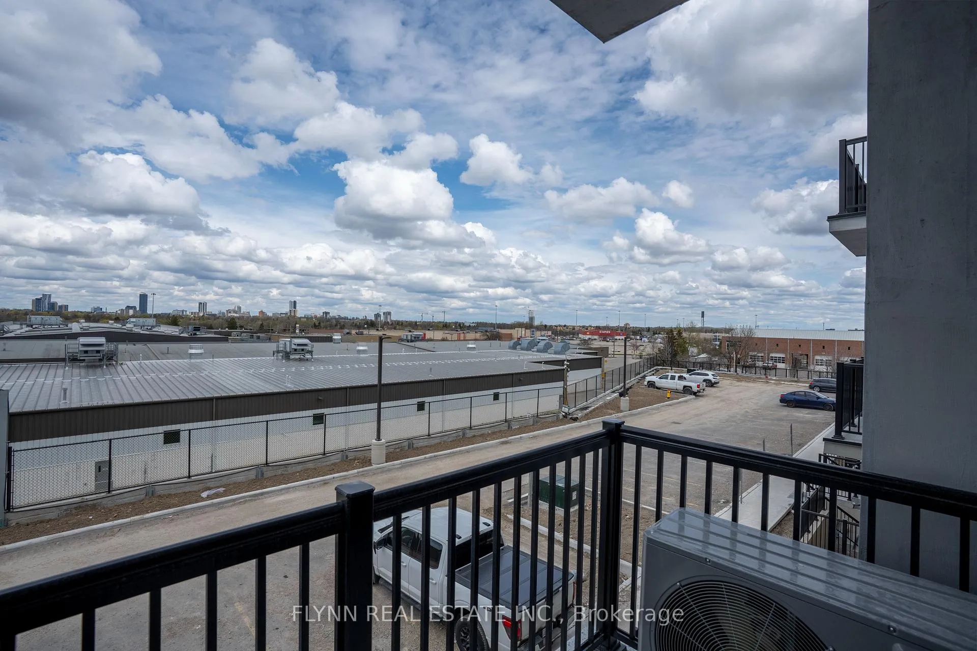 Photo 11 of Unit Q6, 25 Palace Street, Kitchener — HOMEH