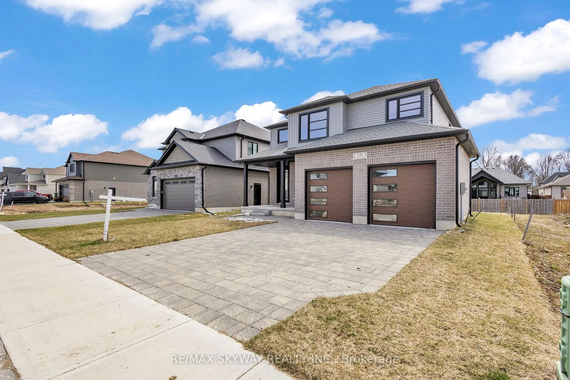 Photo 2 of 176 Foxborough Place, Thames Centre, Thorndale — HOMEH