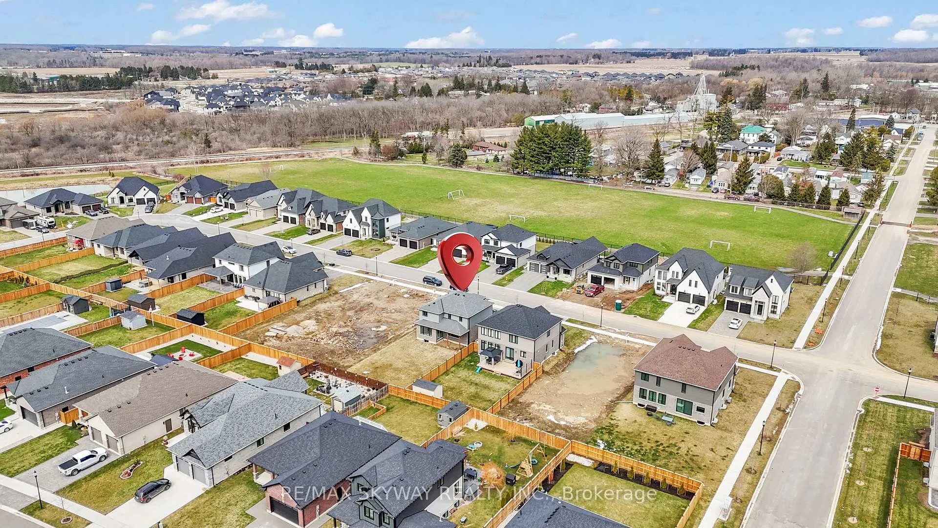 Photo 5 of 176 Foxborough Place, Thames Centre, Thorndale — HOMEH