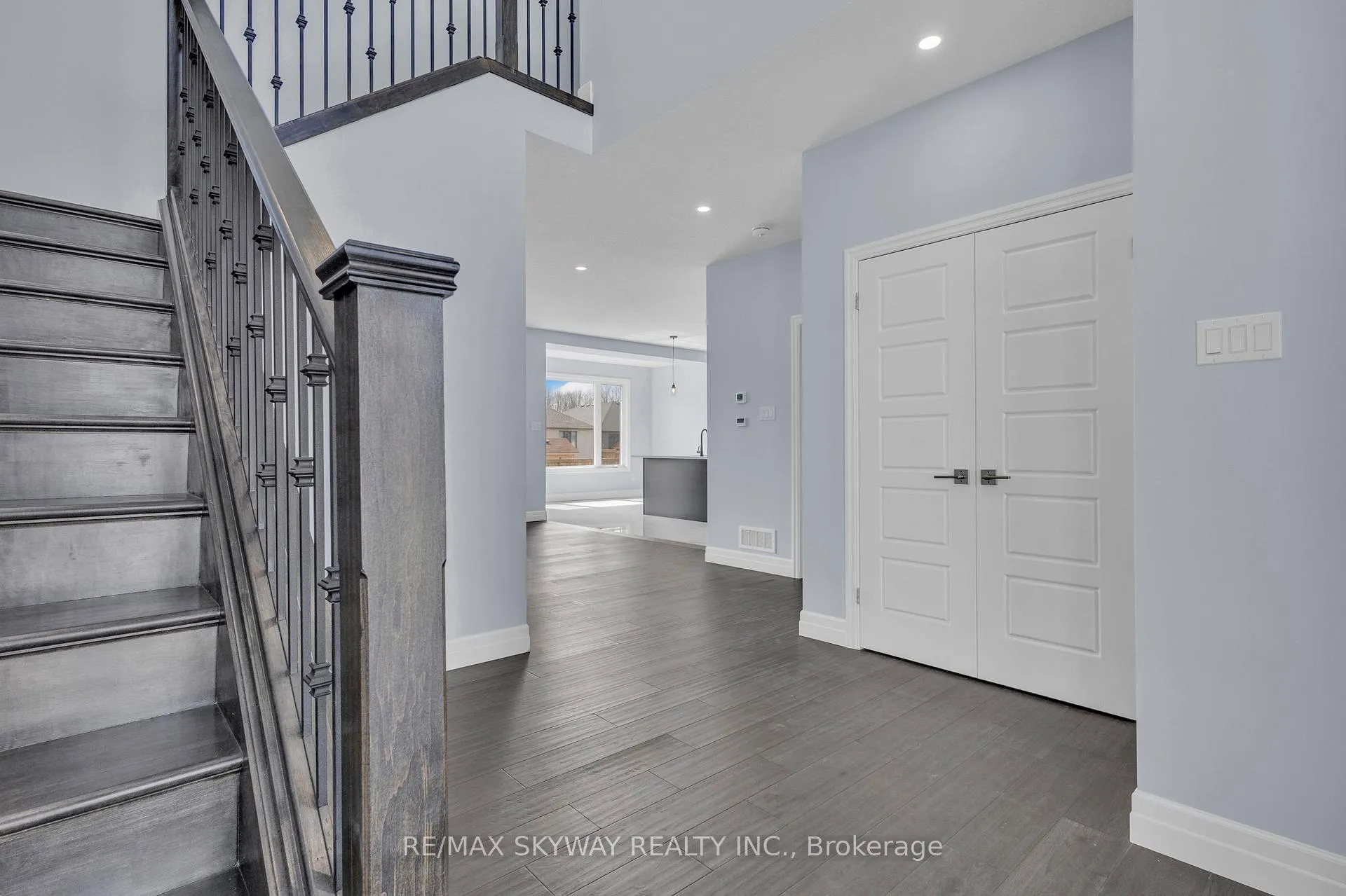 Photo 8 of 176 Foxborough Place, Thames Centre, Thorndale — HOMEH