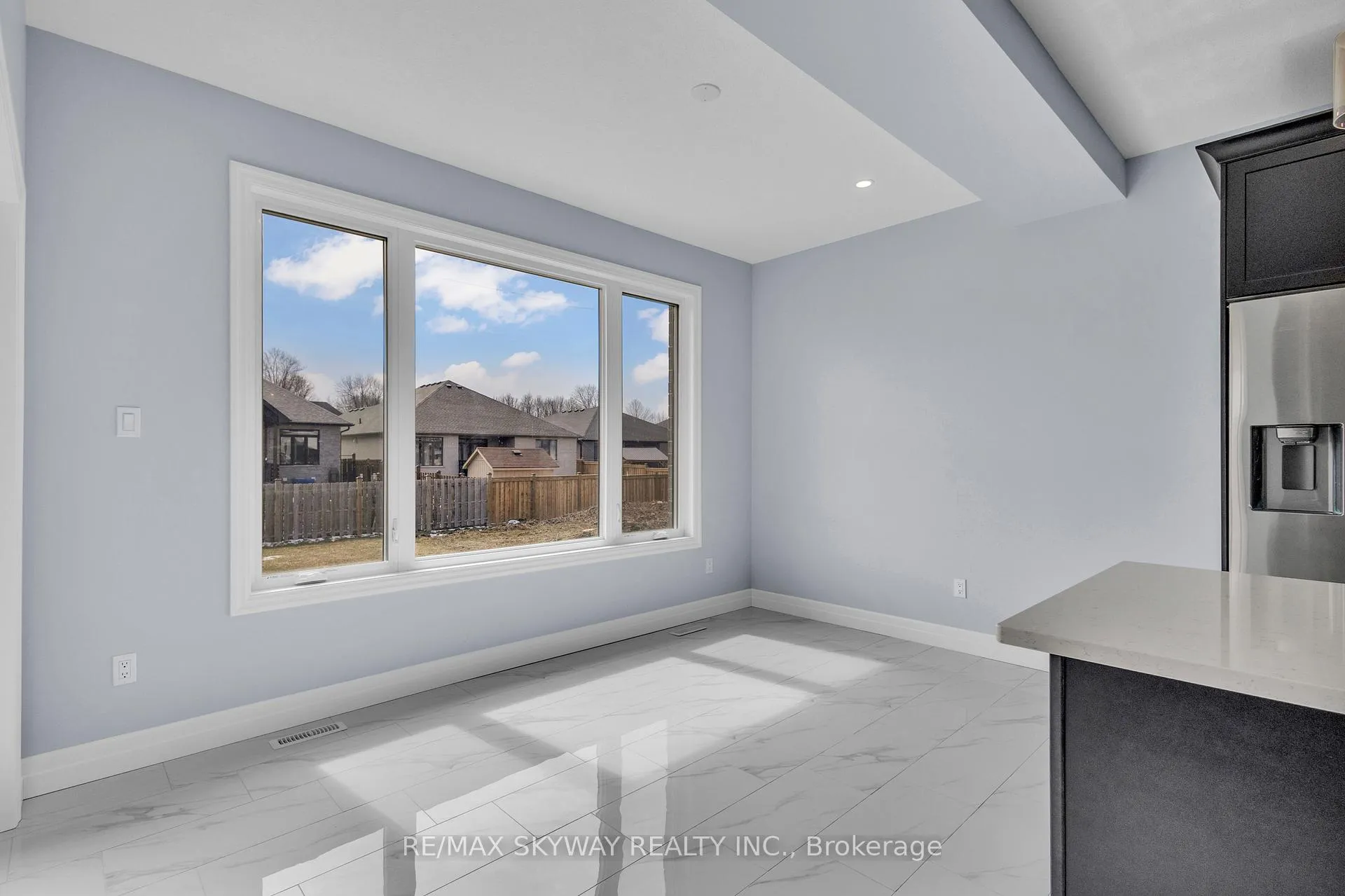 Photo 13 of 176 Foxborough Place, Thames Centre, Thorndale — HOMEH