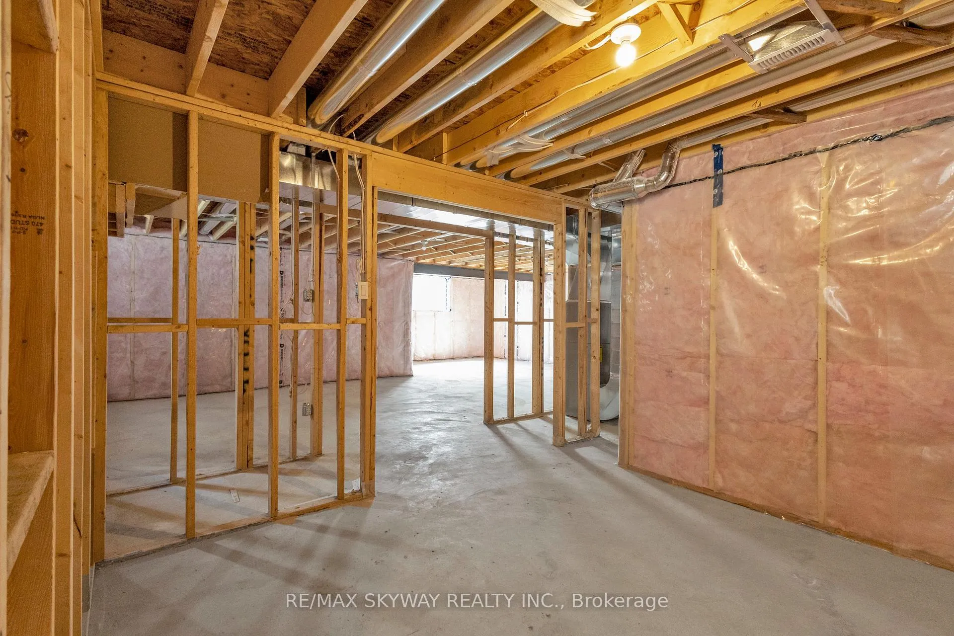Photo 18 of 176 Foxborough Place, Thames Centre, Thorndale — HOMEH