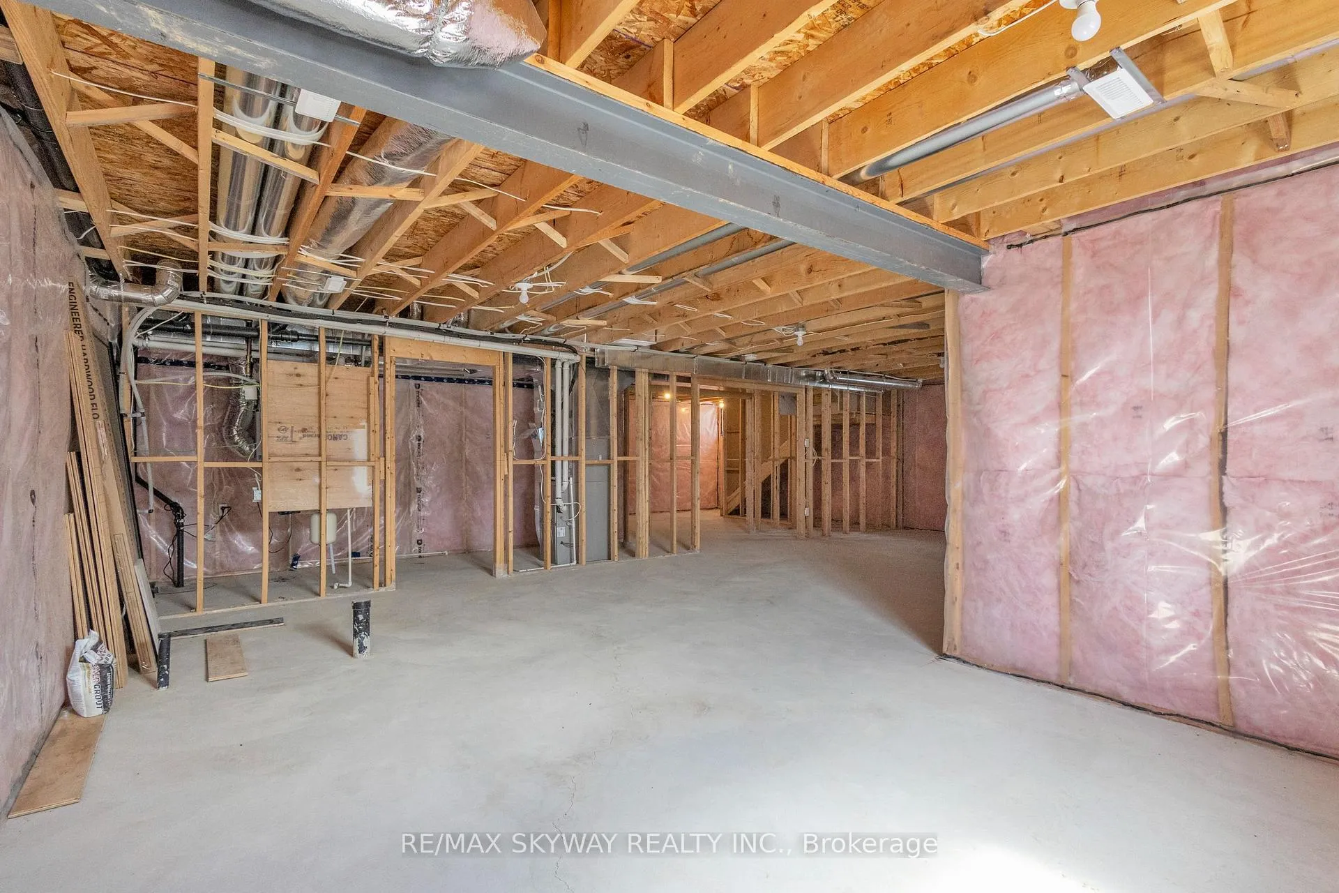 Photo 20 of 176 Foxborough Place, Thames Centre, Thorndale — HOMEH
