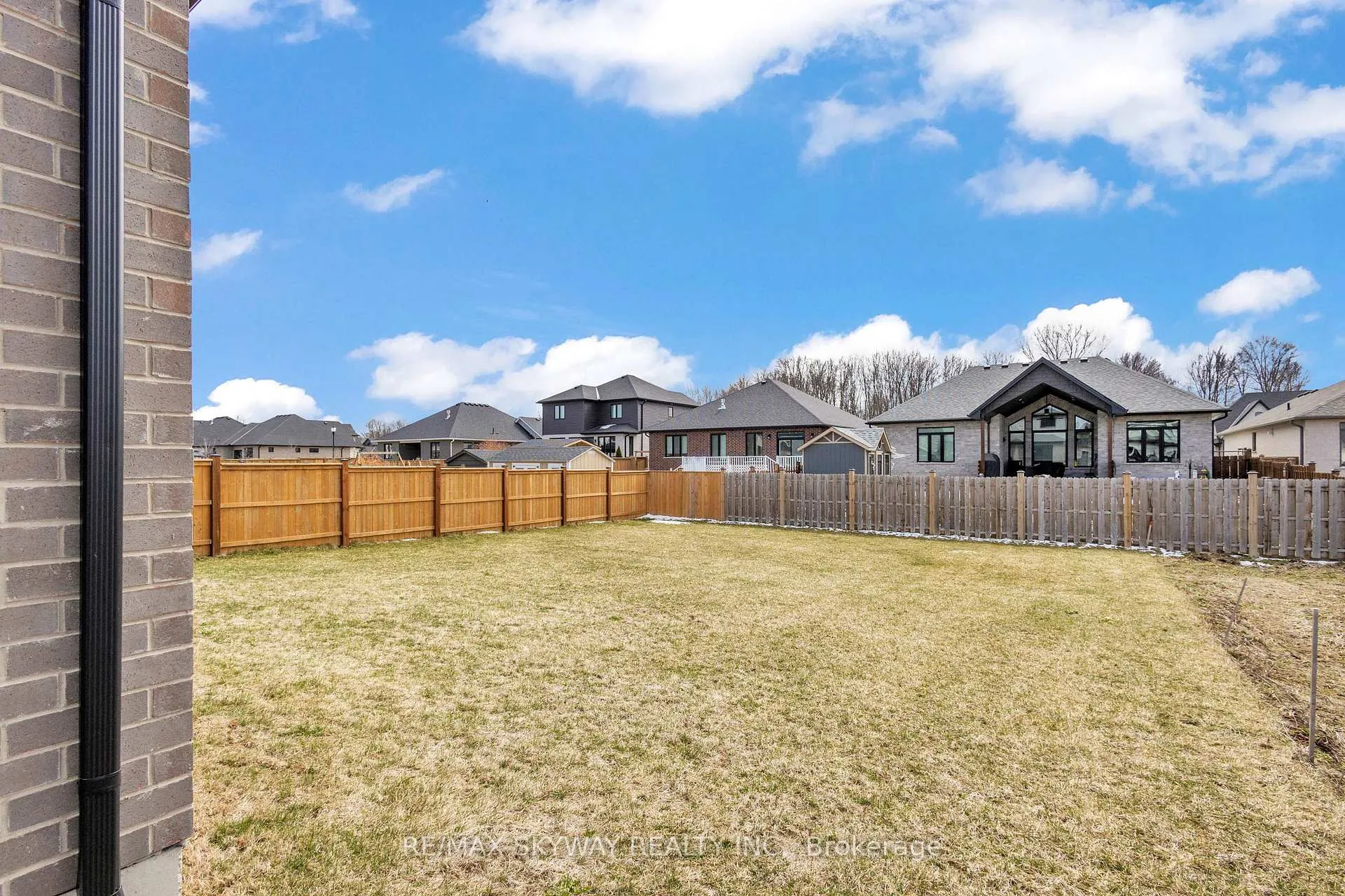 Photo 23 of 176 Foxborough Place, Thames Centre, Thorndale — HOMEH