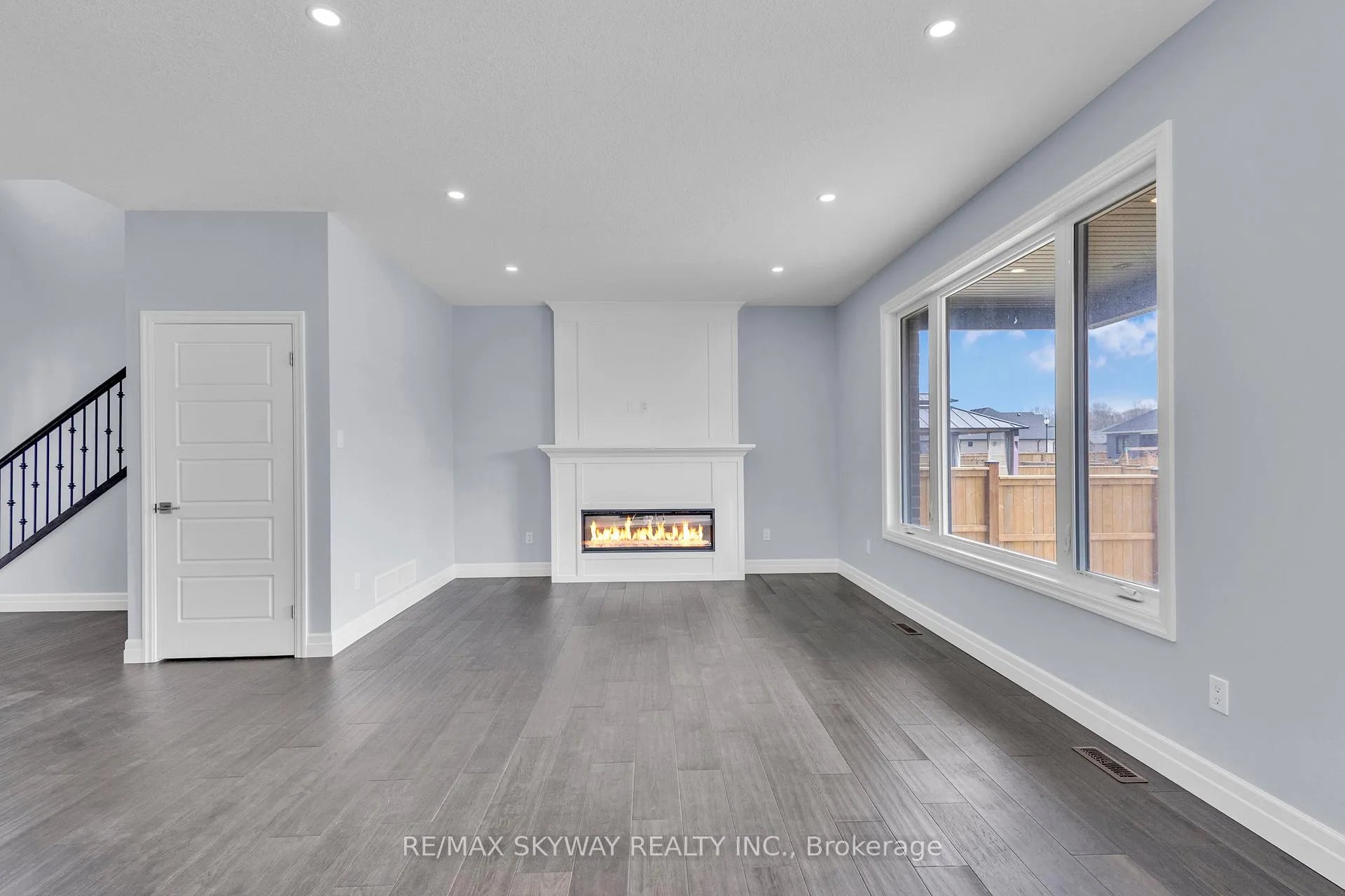 Photo 34 of 176 Foxborough Place, Thames Centre, Thorndale — HOMEH