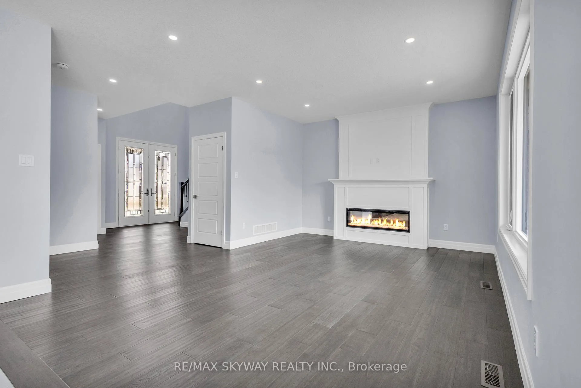 Photo 35 of 176 Foxborough Place, Thames Centre, Thorndale — HOMEH