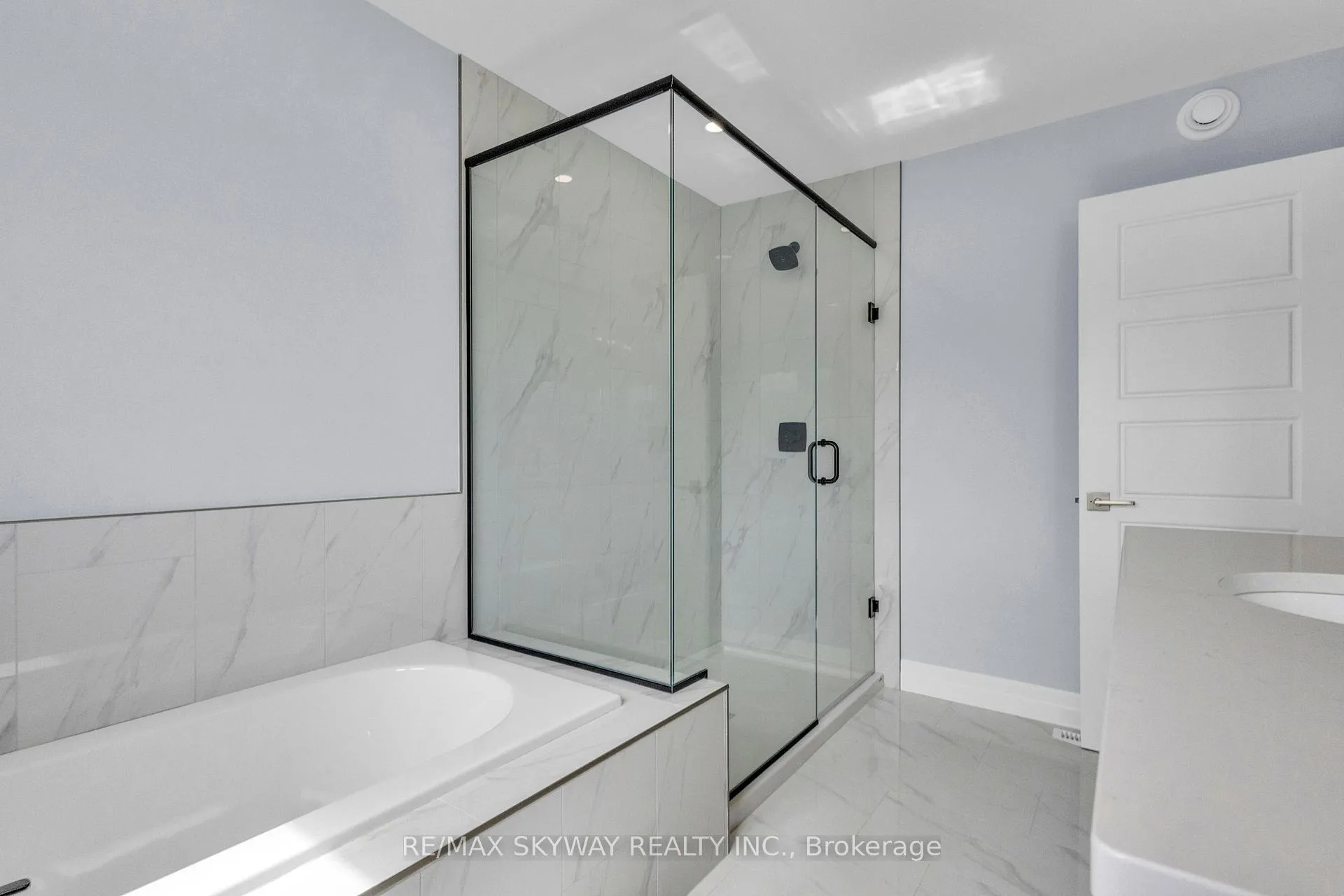Photo 44 of 176 Foxborough Place, Thames Centre, Thorndale — HOMEH