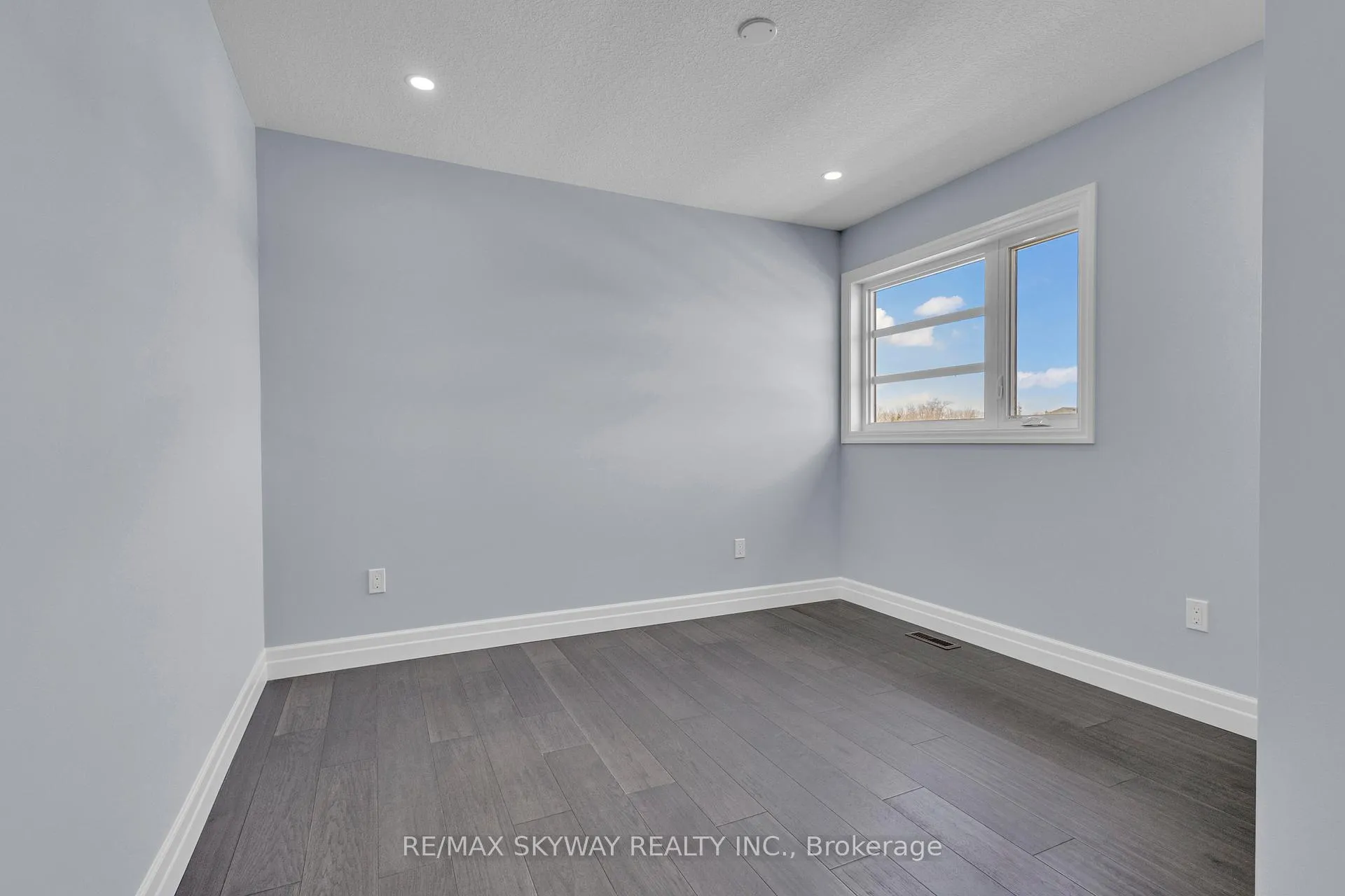 Photo 47 of 176 Foxborough Place, Thames Centre, Thorndale — HOMEH
