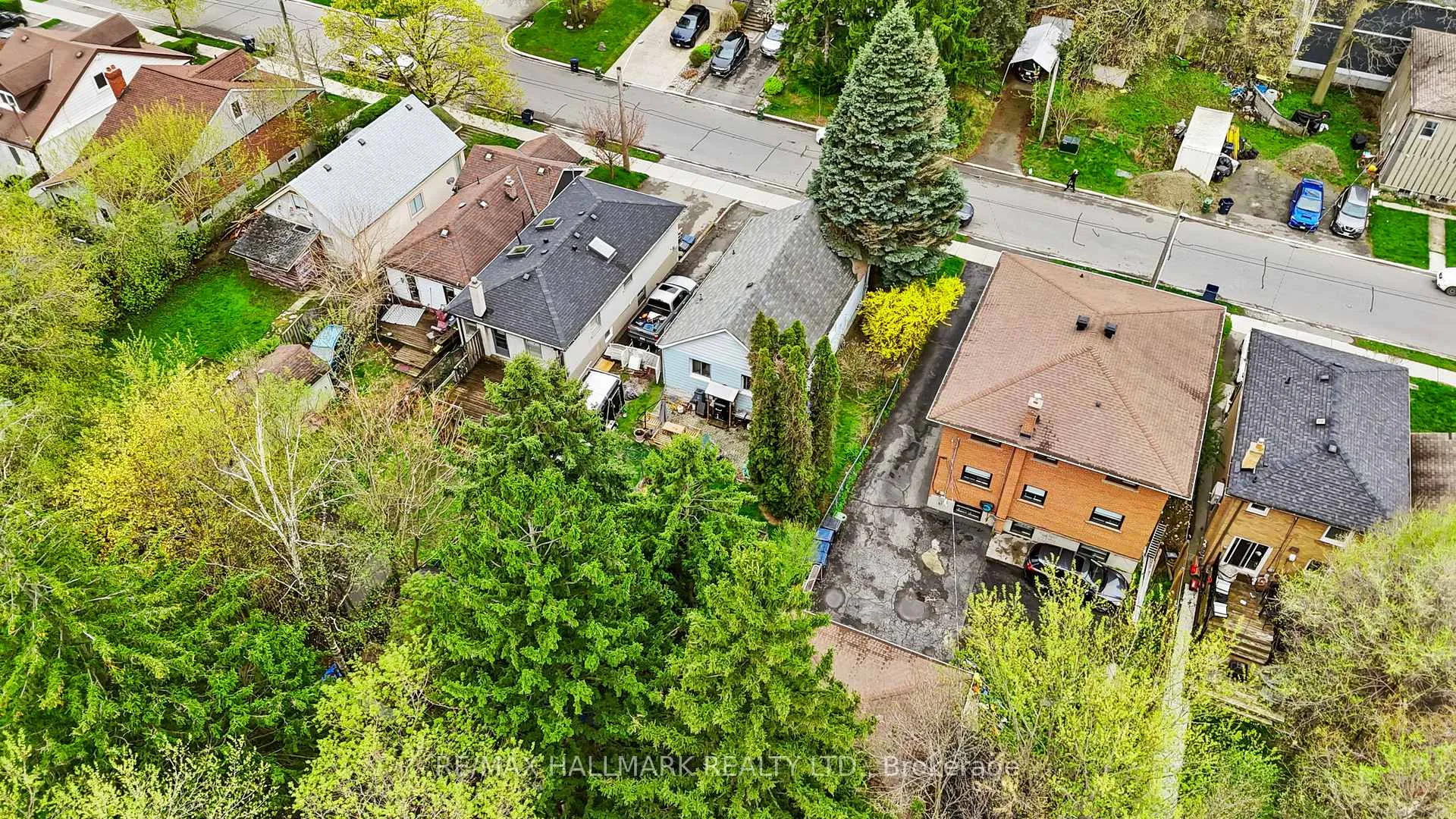 Photo 4 of 65 Fortieth Street, Etobicoke, Long Branch — HOMEH
