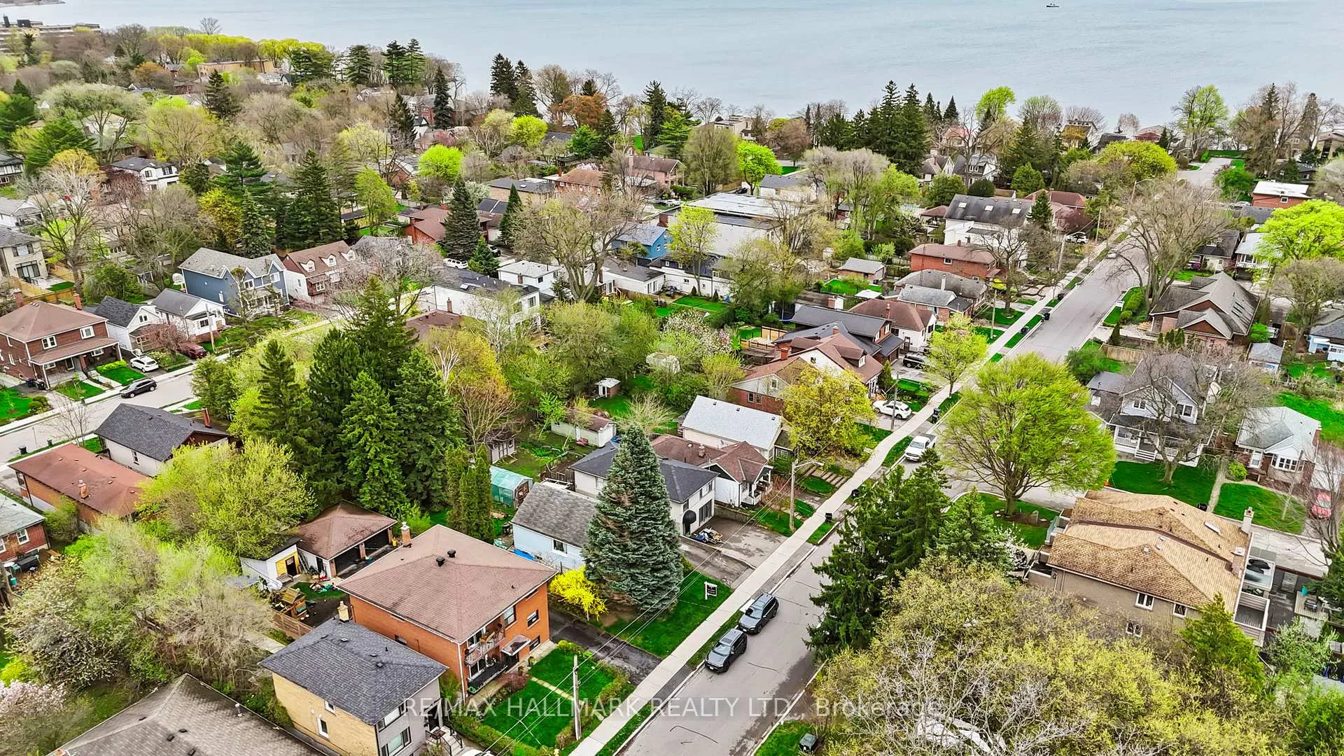 Photo 7 of 65 Fortieth Street, Etobicoke, Long Branch — HOMEH