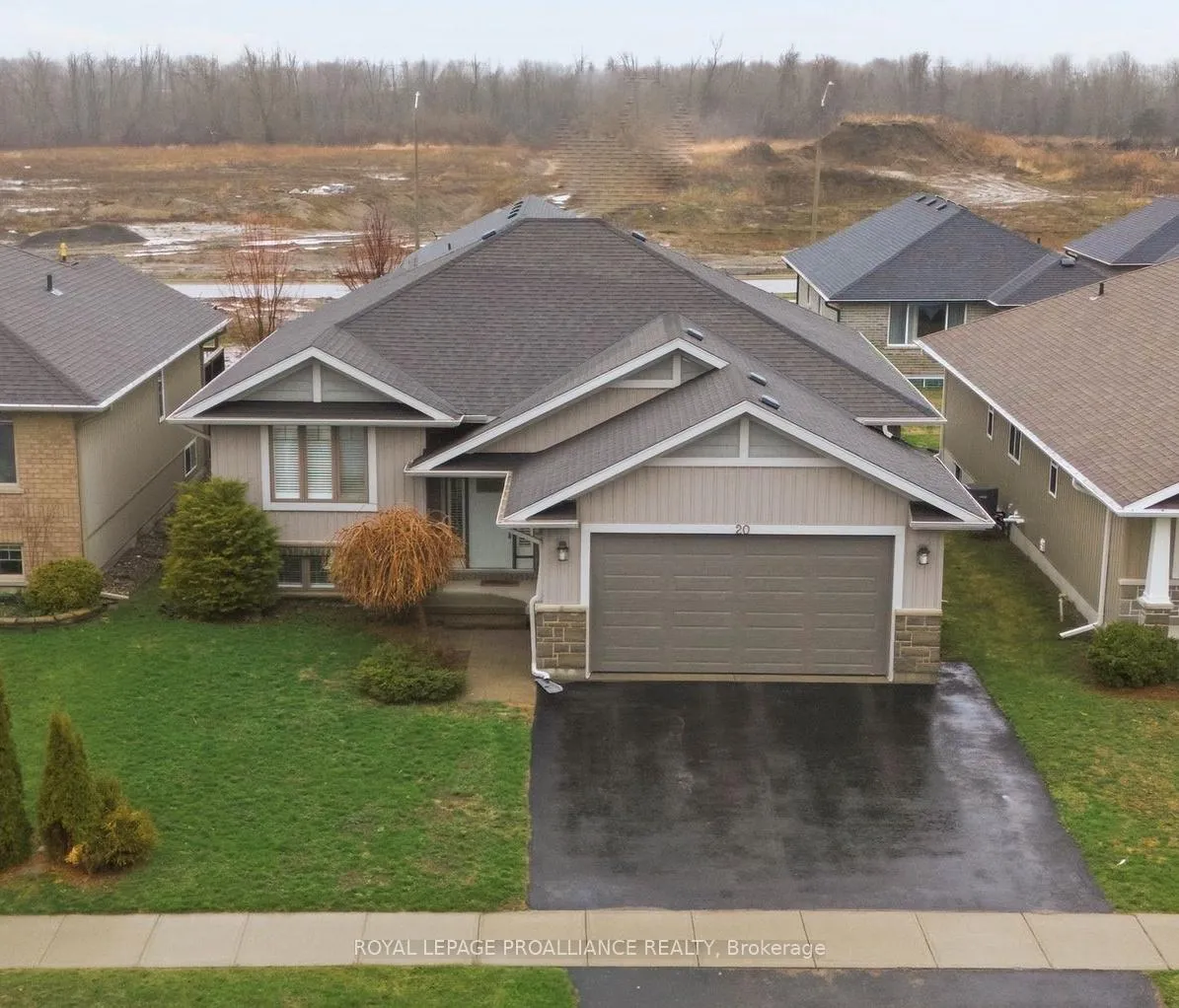 Photo 3 of 20 Butternut Court, Belleville, Belleville Ward — HOMEH