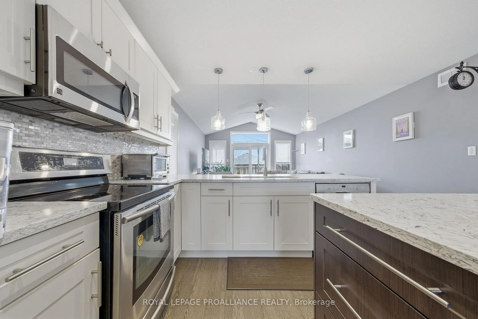 Photo 13 of 20 Butternut Court, Belleville, Belleville Ward — HOMEH