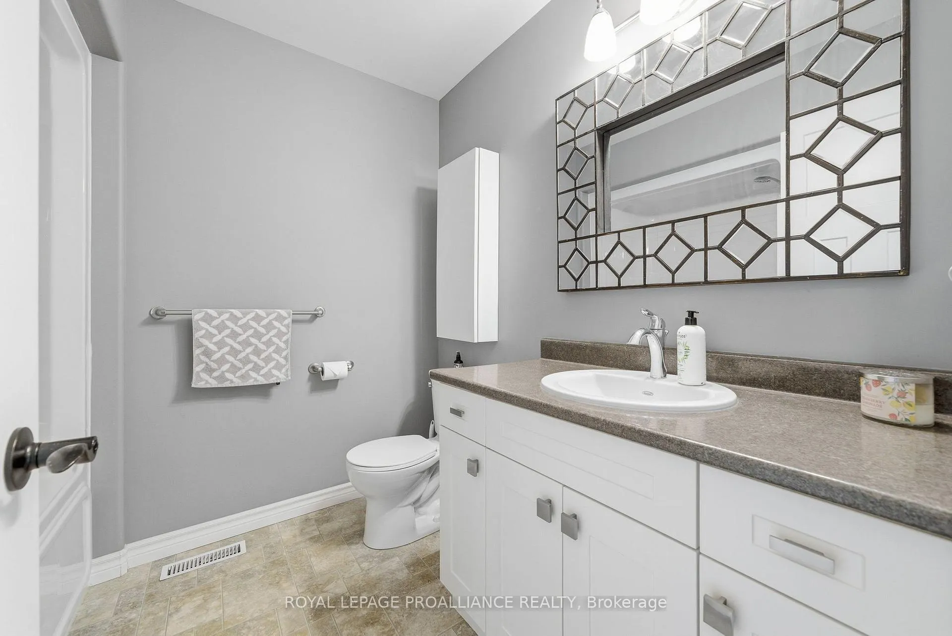Photo 29 of 20 Butternut Court, Belleville, Belleville Ward — HOMEH