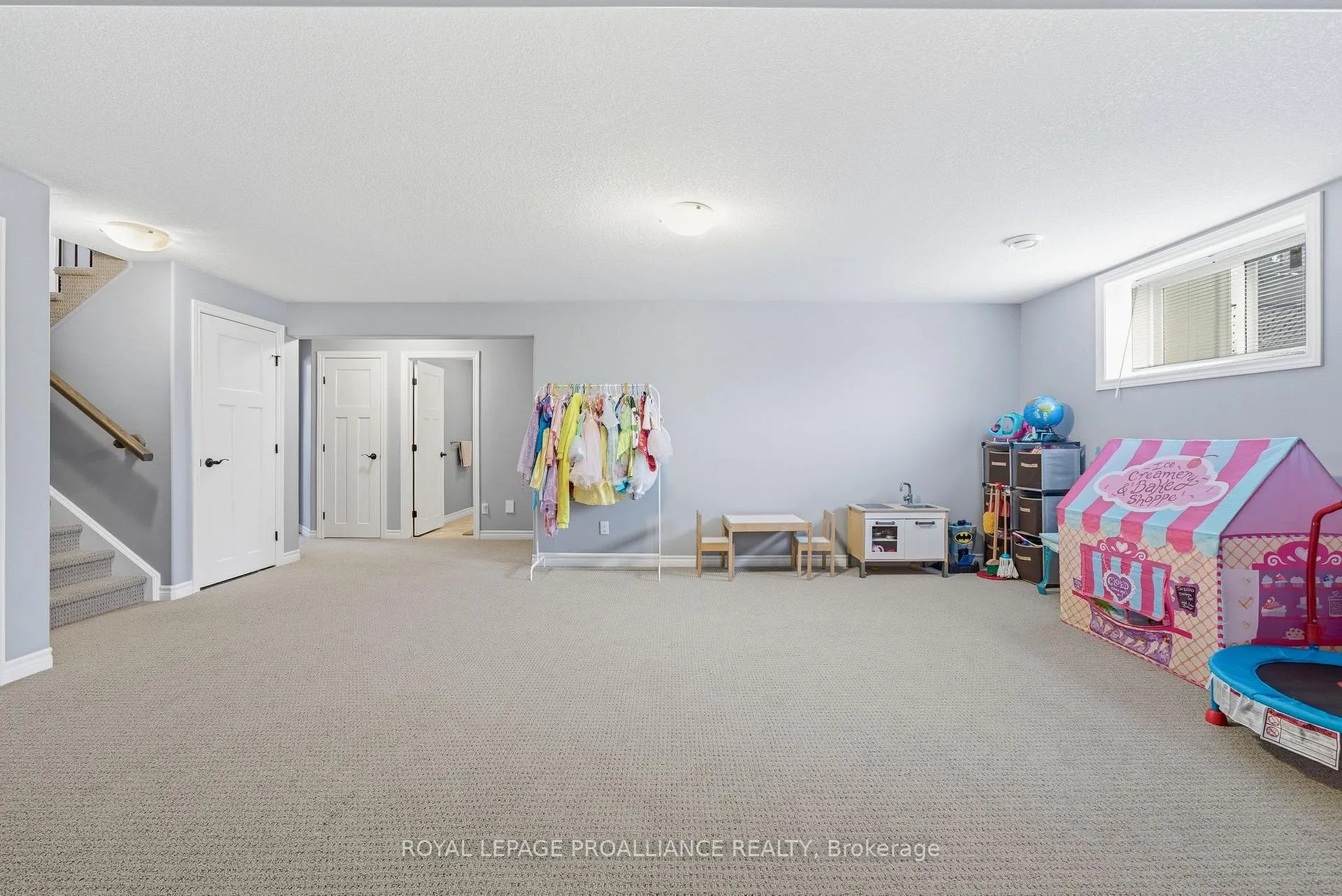 Photo 35 of 20 Butternut Court, Belleville, Belleville Ward — HOMEH