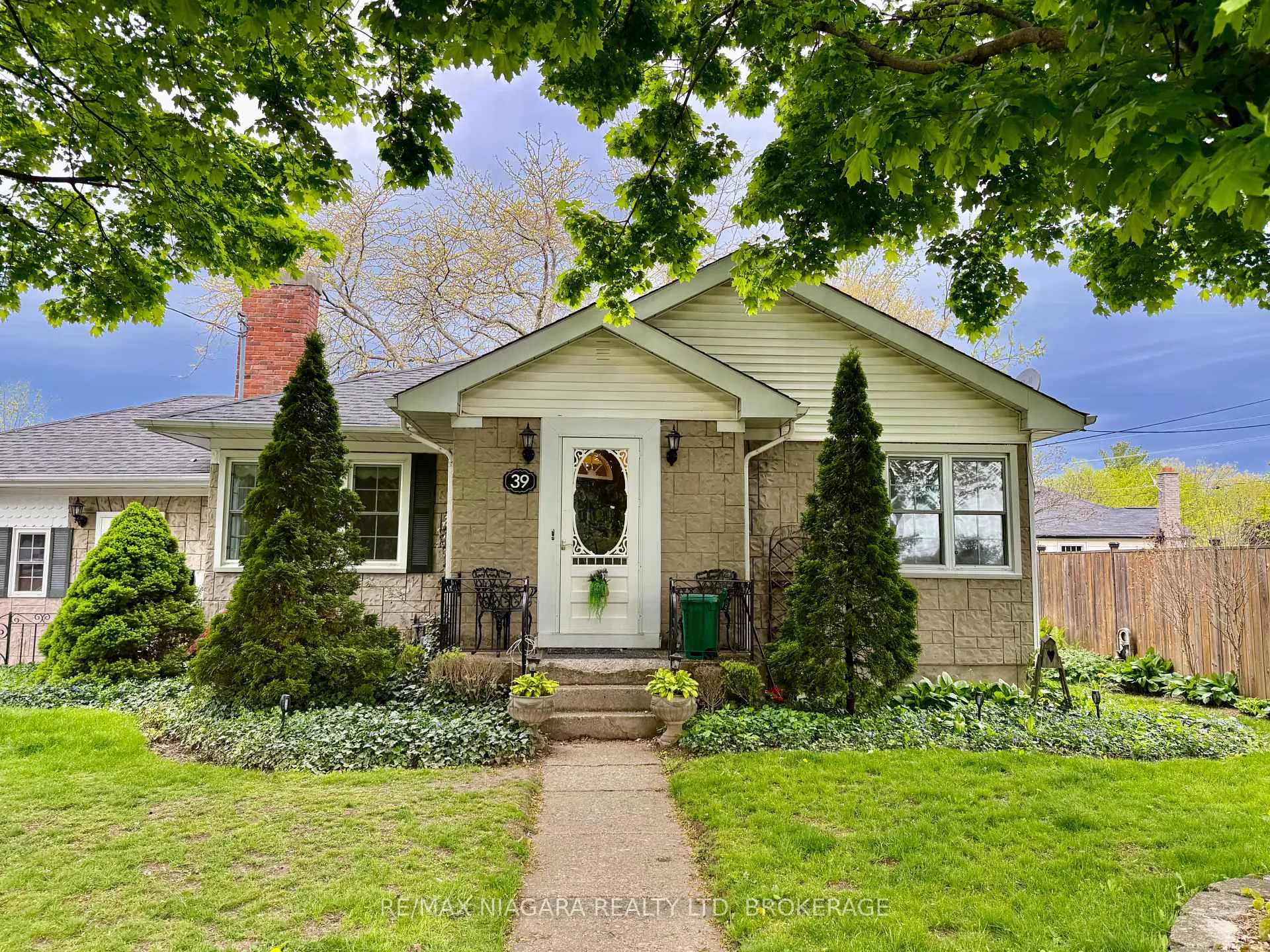 Photo 1 of Unit MAIN, 39 Maplewood Drive, St. Catharines, Vine/Linwell — HOMEH