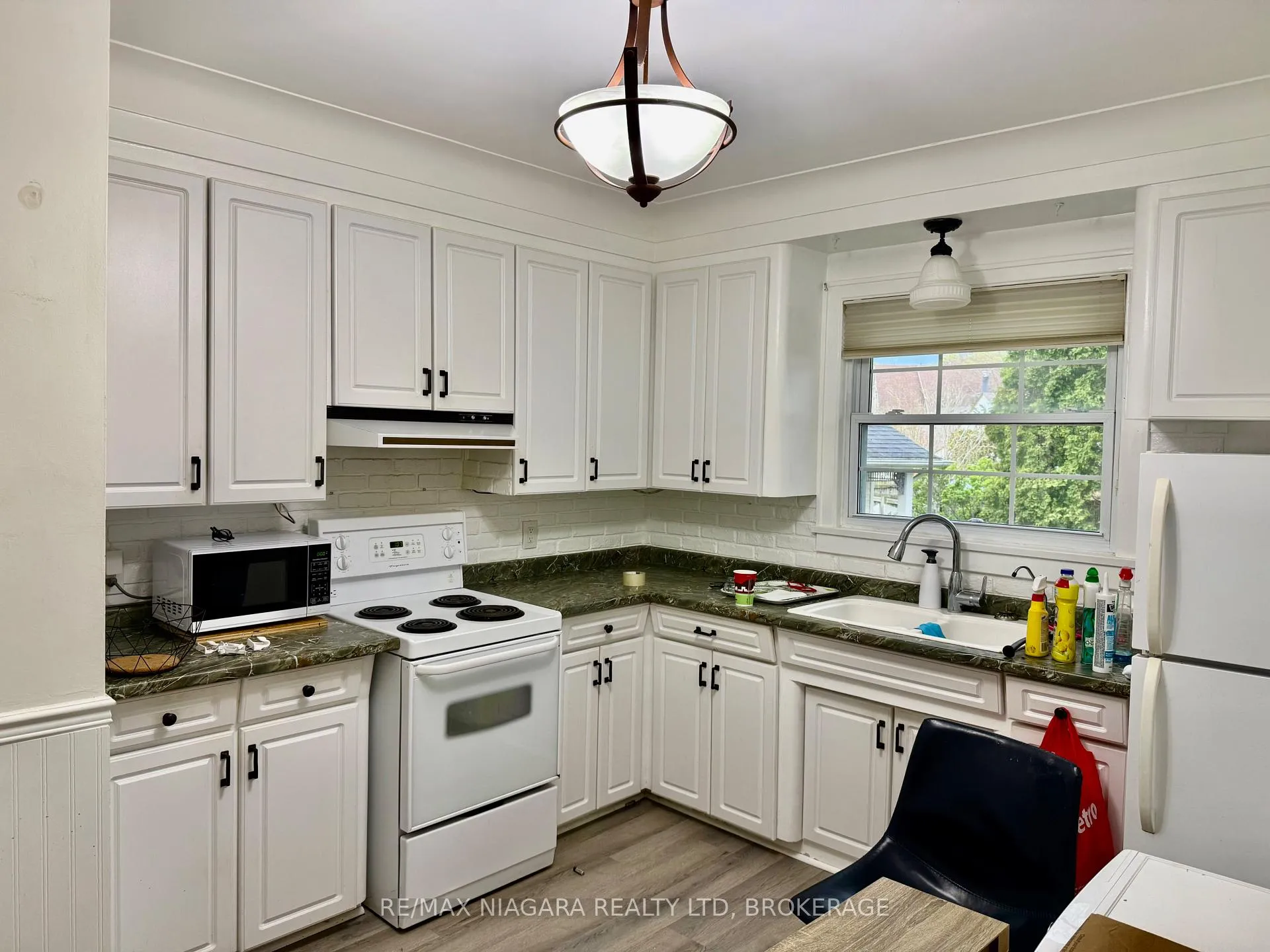 Photo 8 of Unit MAIN, 39 Maplewood Drive, St. Catharines, Vine/Linwell — HOMEH