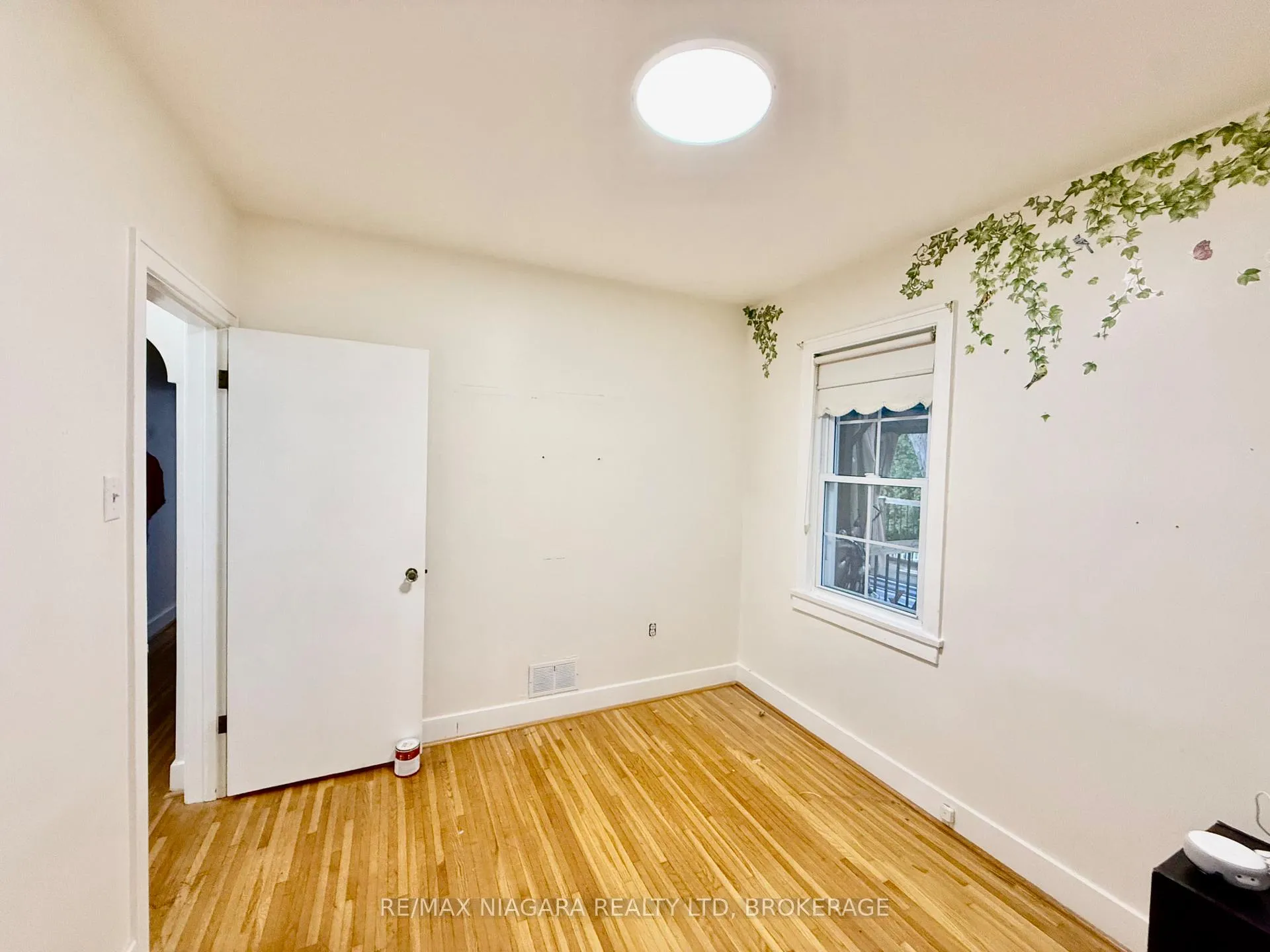 Photo 11 of Unit MAIN, 39 Maplewood Drive, St. Catharines, Vine/Linwell — HOMEH