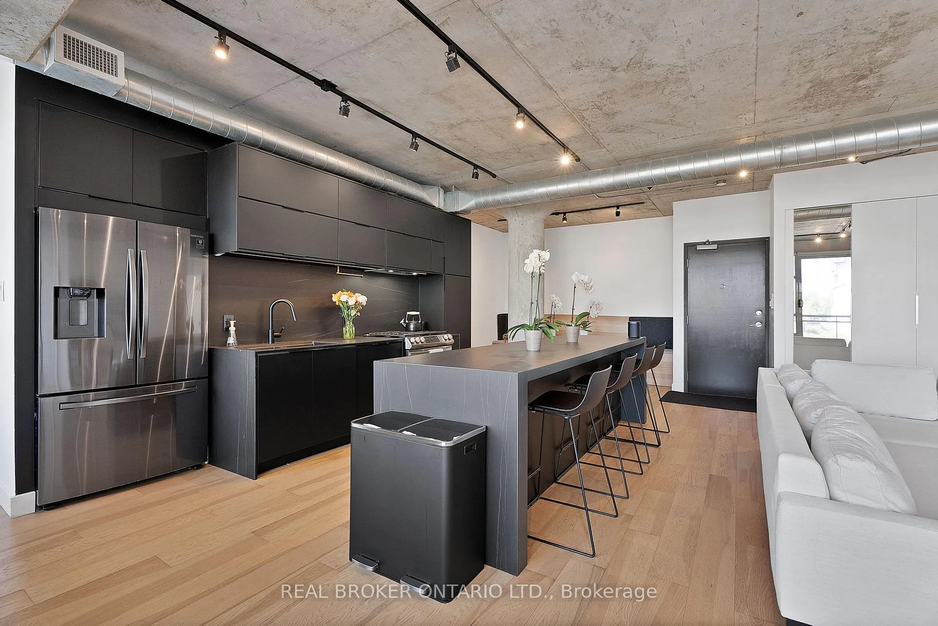 Photo 4 of 42 Camden Street, Toronto, Waterfront Communities — HOMEH