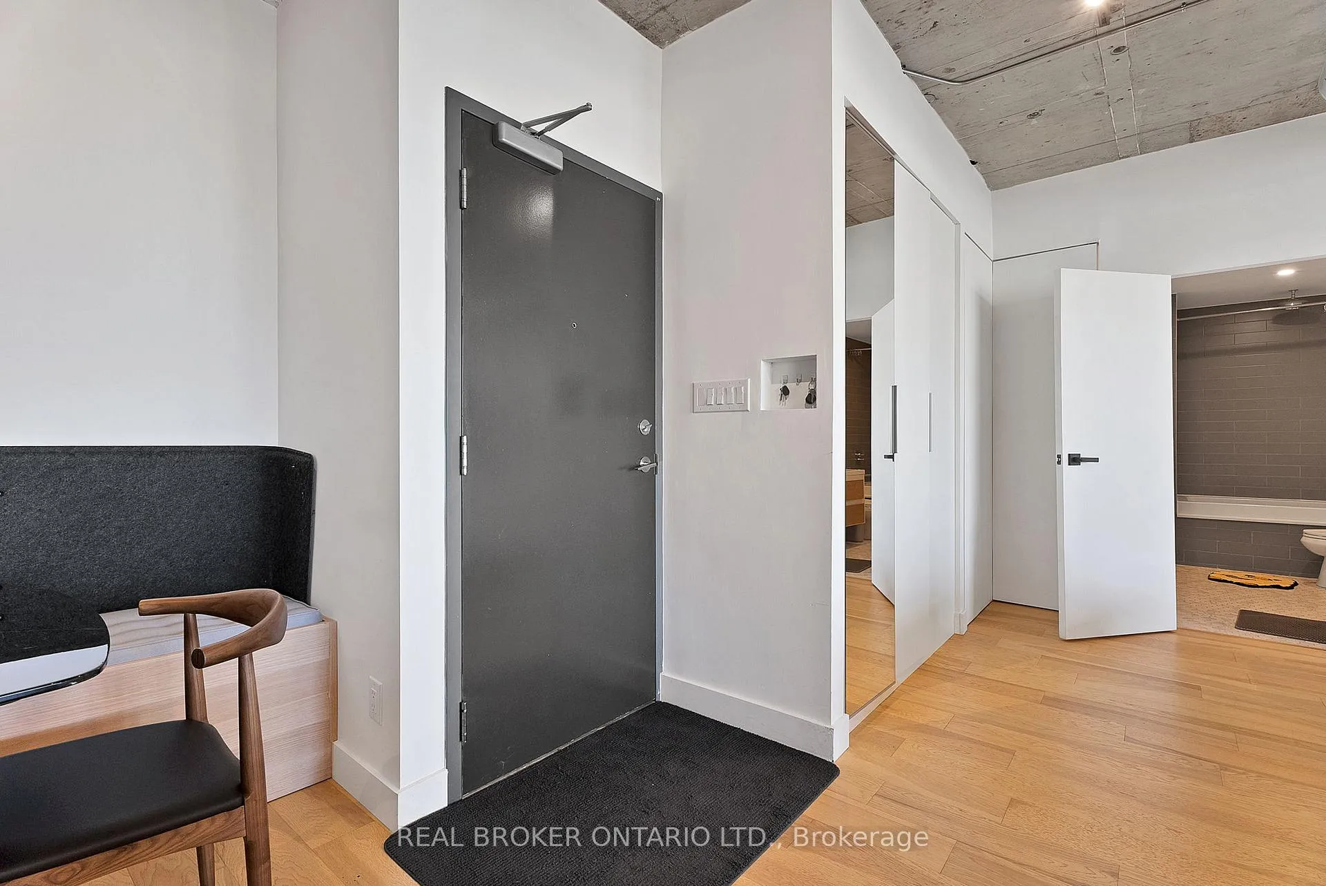 Photo 12 of 42 Camden Street, Toronto, Waterfront Communities — HOMEH