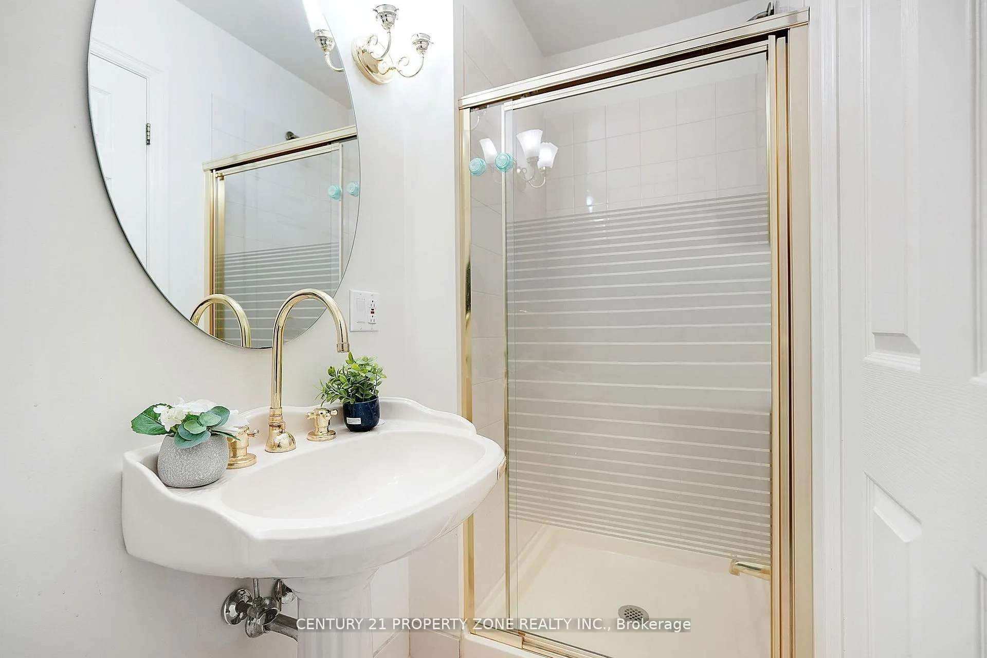 Photo 13 of 97 Sparkhall Avenue, Toronto, North Riverdale — HOMEH