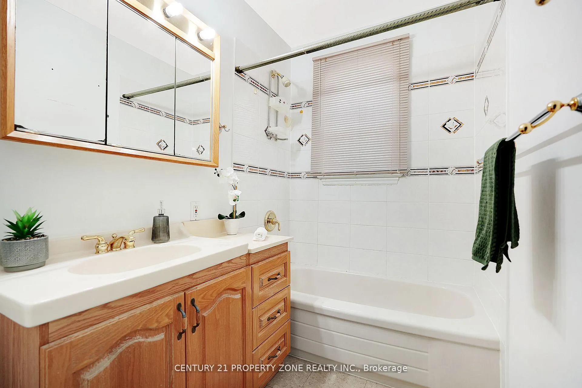 Photo 19 of 97 Sparkhall Avenue, Toronto, North Riverdale — HOMEH