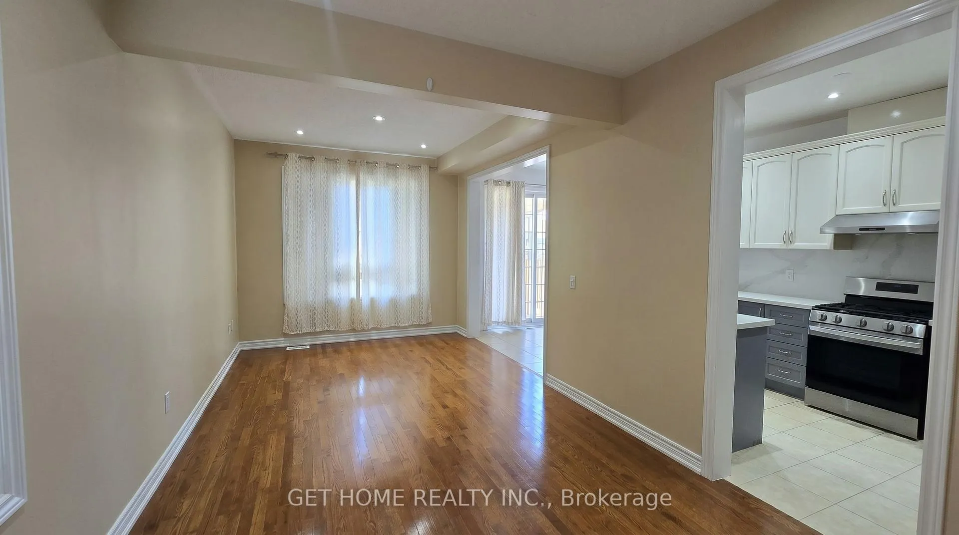 Photo 3 of 50 Speedwell Street, Brampton, Credit Valley — HOMEH