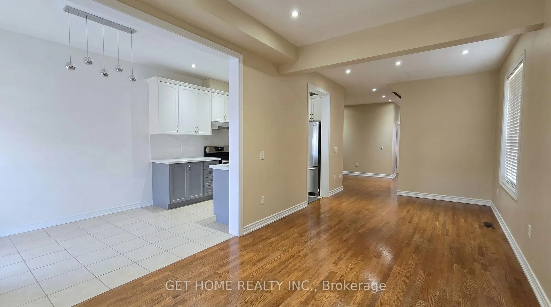 Photo 4 of 50 Speedwell Street, Brampton, Credit Valley — HOMEH