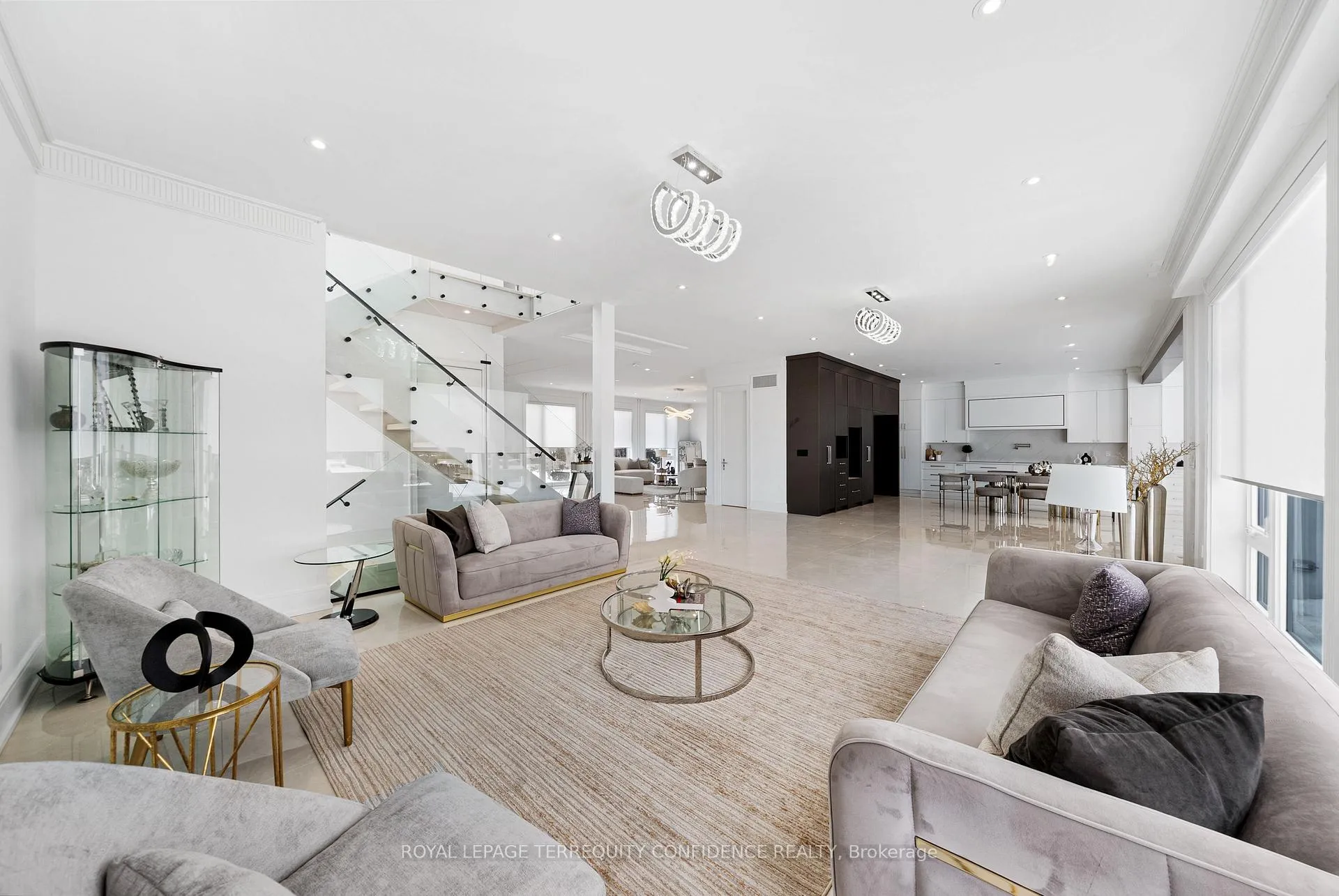 Photo 13 of 85 Crestwood Road, Vaughan, Crestwood-Springfarm-Yorkhill — HOMEH