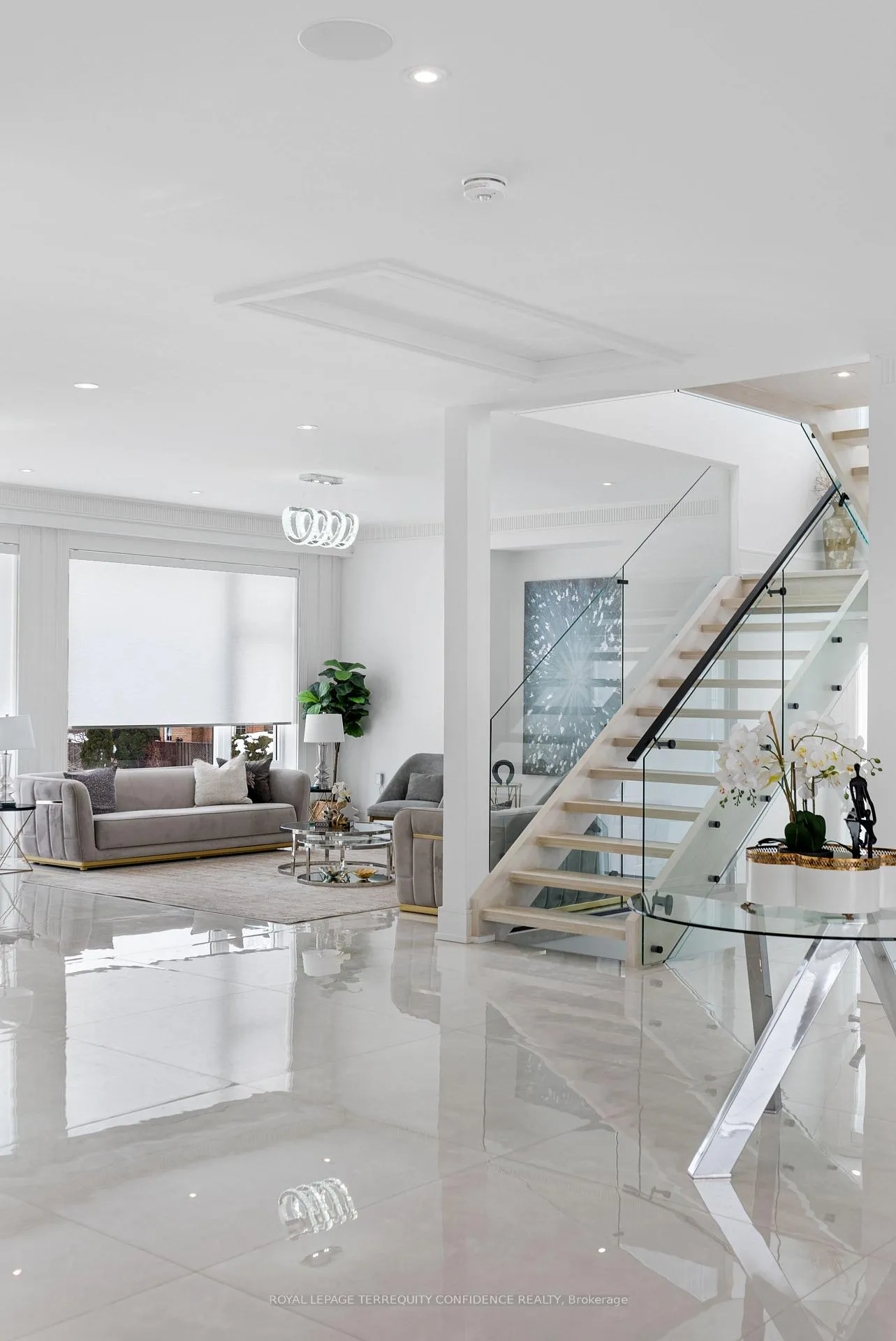 Photo 14 of 85 Crestwood Road, Vaughan, Crestwood-Springfarm-Yorkhill — HOMEH