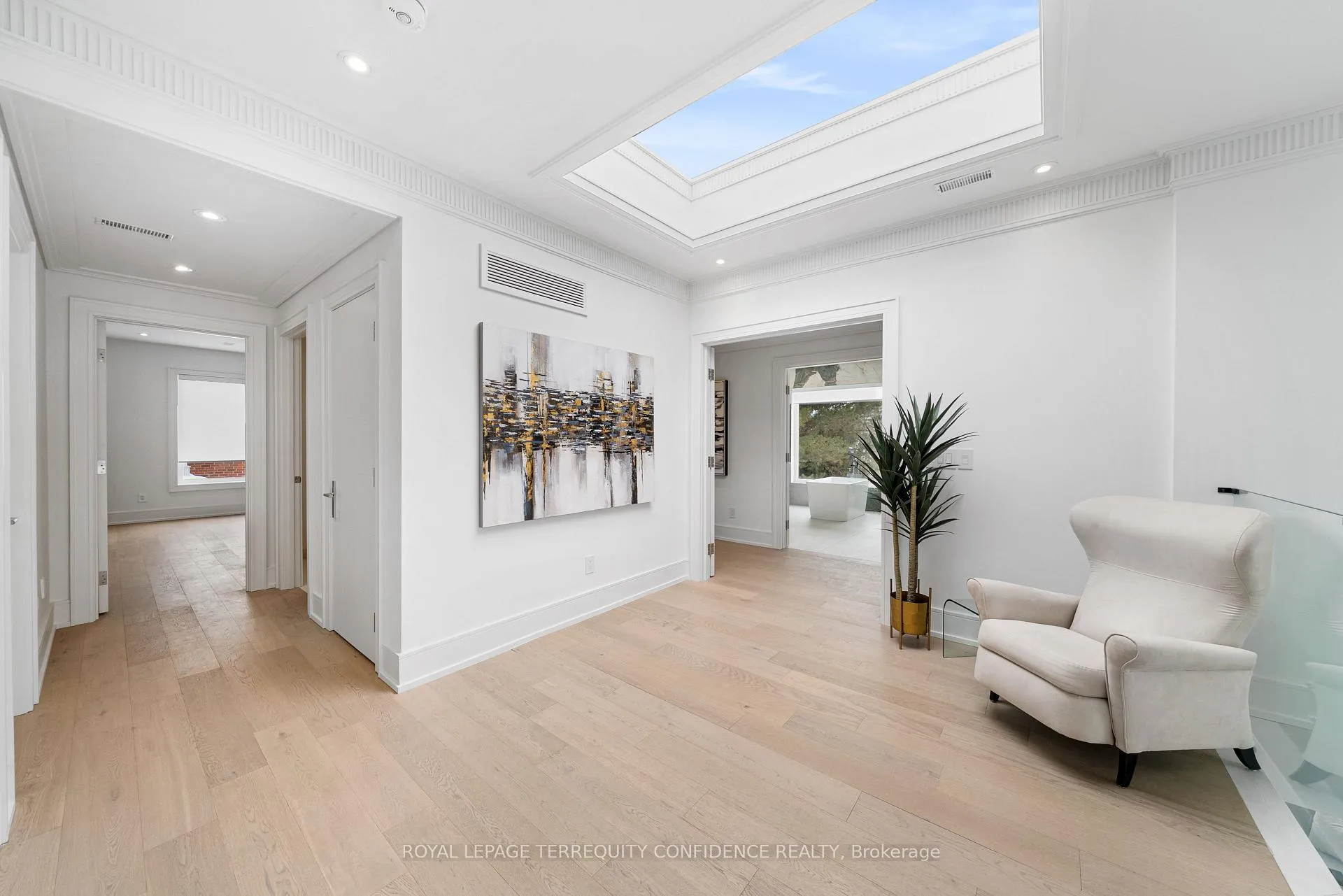 Photo 30 of 85 Crestwood Road, Vaughan, Crestwood-Springfarm-Yorkhill — HOMEH