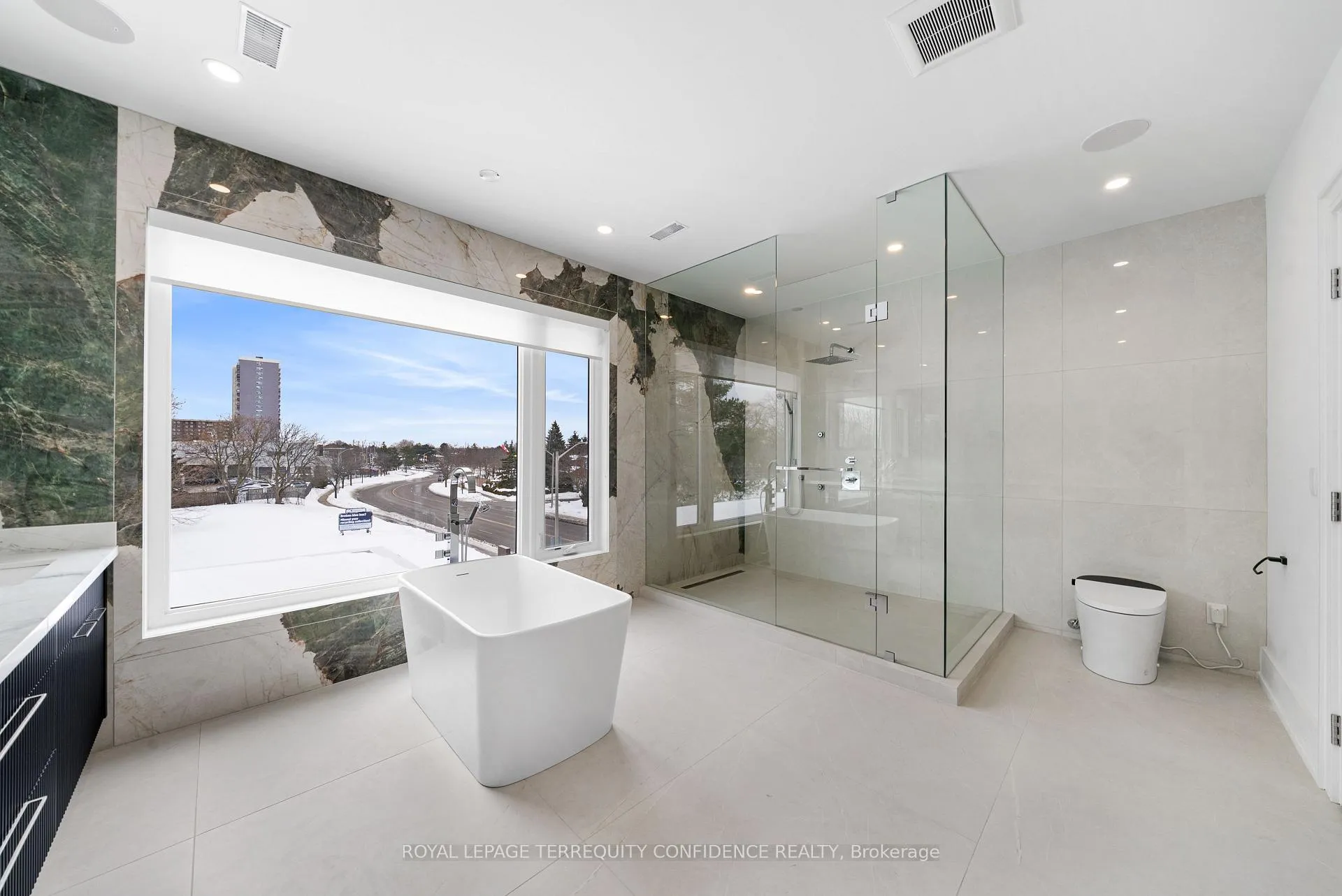 Photo 36 of 85 Crestwood Road, Vaughan, Crestwood-Springfarm-Yorkhill — HOMEH
