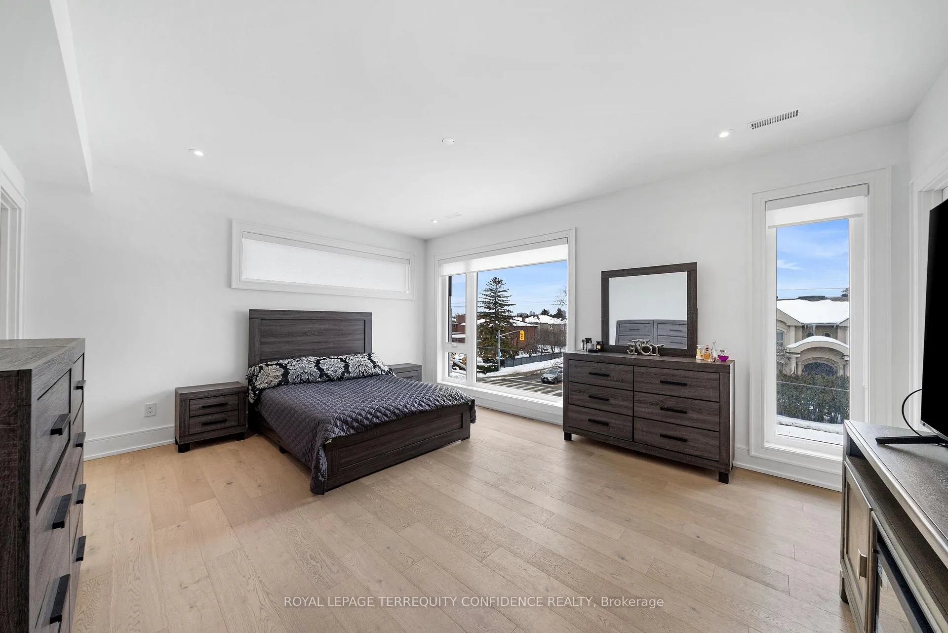 Photo 42 of 85 Crestwood Road, Vaughan, Crestwood-Springfarm-Yorkhill — HOMEH