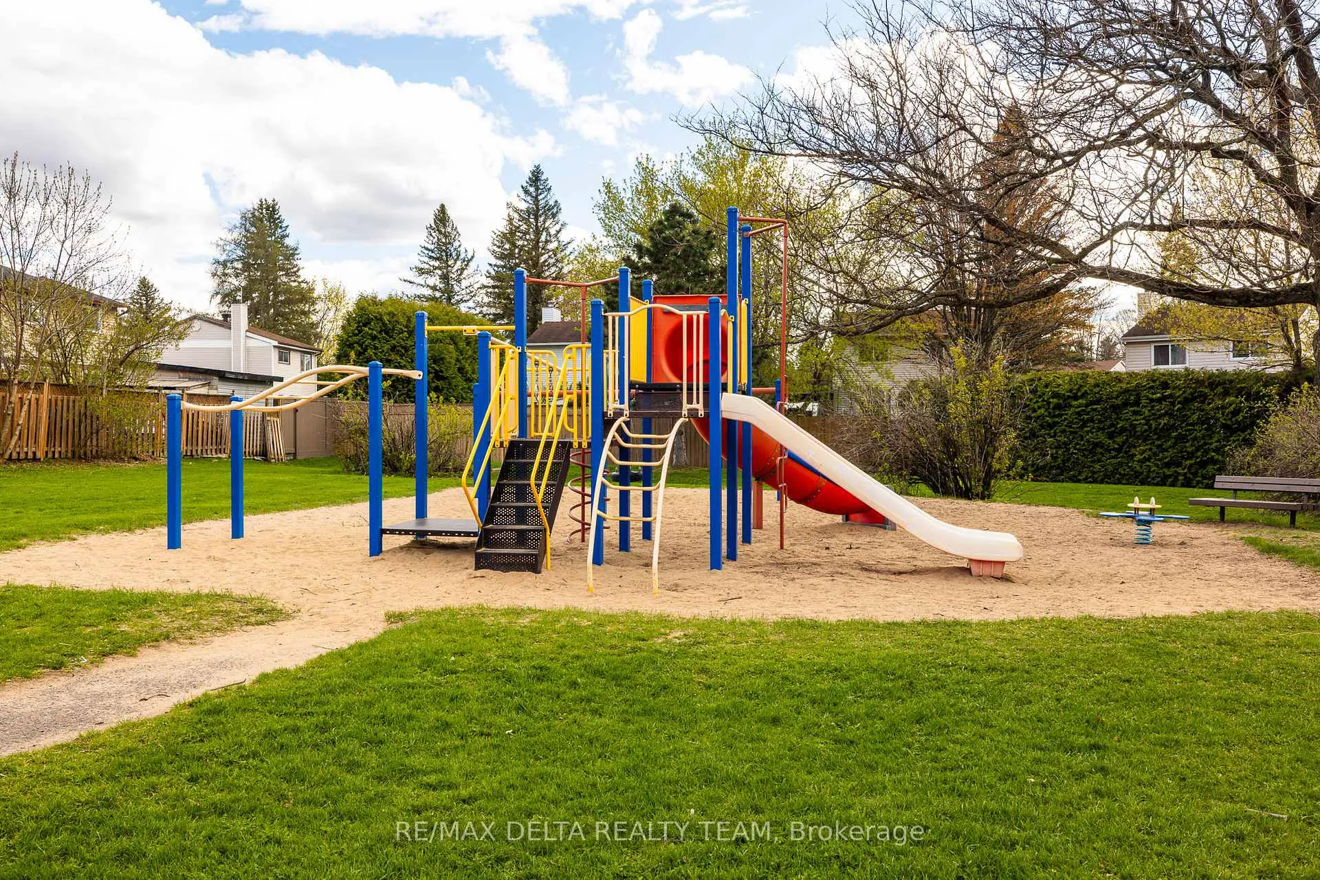 Photo 28 of 796 Vinette Crescent, Ottawa, Chatelaine Village — HOMEH