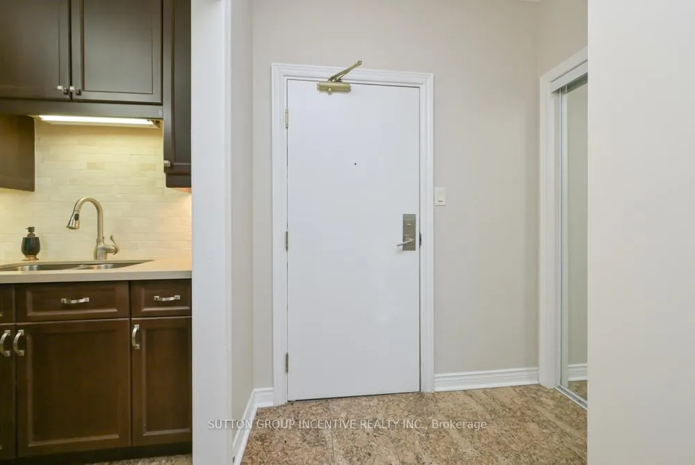 Photo 5 of Unit 502, 4 Briar Hill Heights, New Tecumseth, Rural New Tecumseth — HOMEH