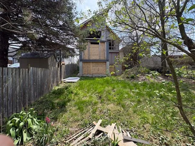 Photo 12 of 208 Grange Street, Guelph, St. George's — HOMEH
