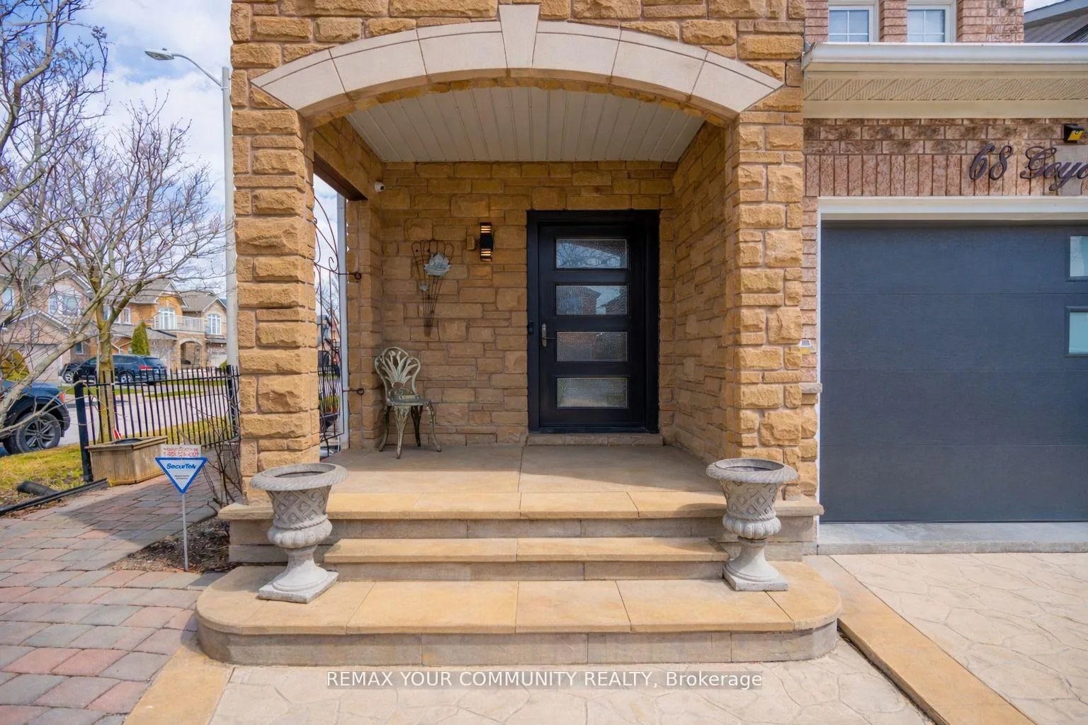 Photo 33 of 68 Goyo Gate, Vaughan, Rural Vaughan — HOMEH