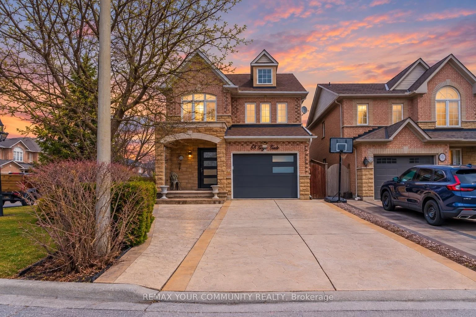 Photo 4 of 68 Goyo Gate, Vaughan, Rural Vaughan — HOMEH