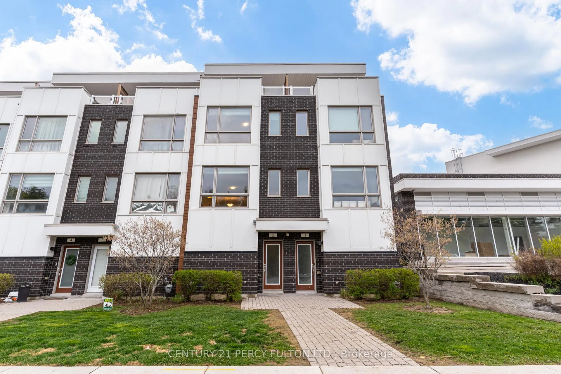 Front of Unit 2, 1870 Altona Road
