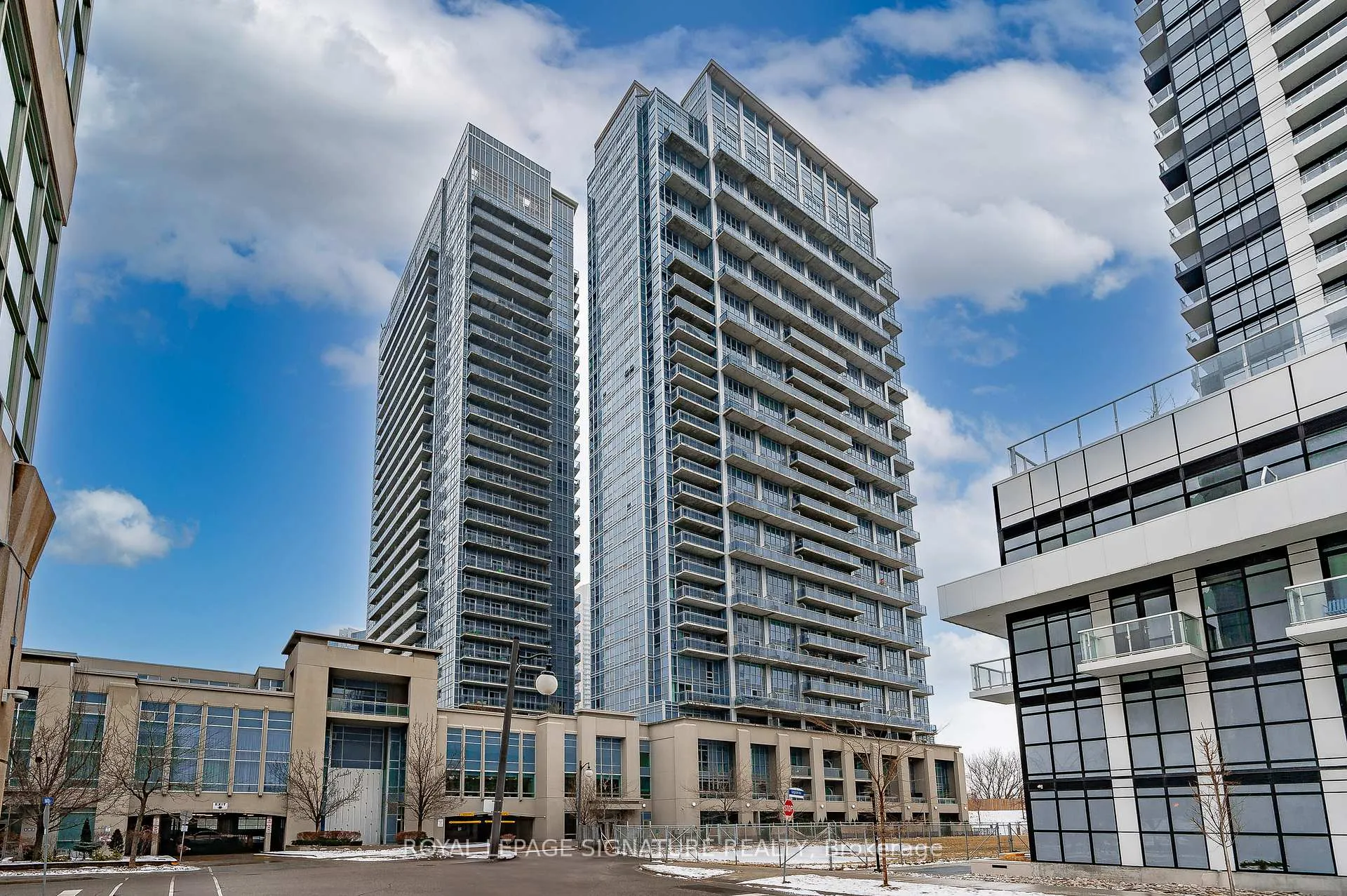 Front of Unit 1511, 155 Legion Road N