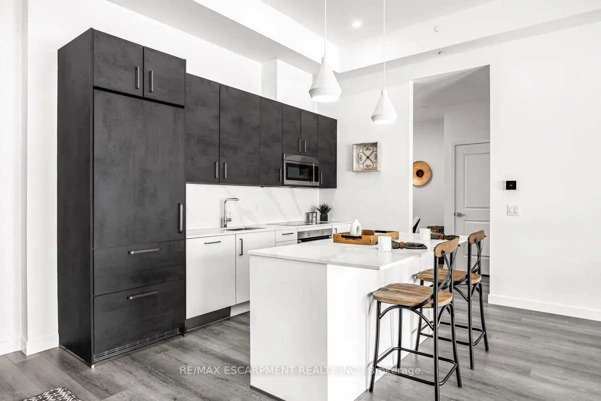 Photo 7 of Unit 407, 7549A Kalar Road, Niagara Falls, Brown — HOMEH
