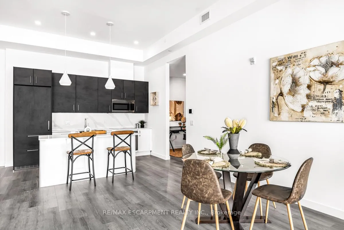 Photo 10 of Unit 407, 7549A Kalar Road, Niagara Falls, Brown — HOMEH