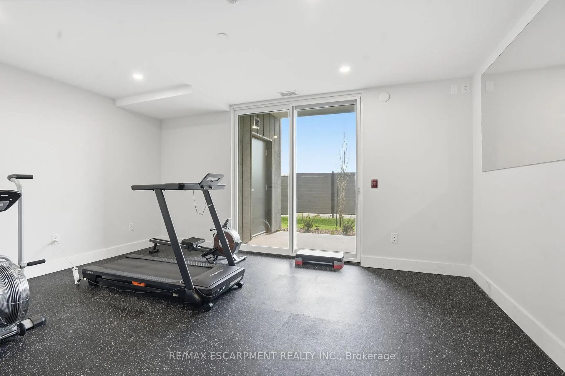 Photo 32 of Unit 407, 7549A Kalar Road, Niagara Falls, Brown — HOMEH