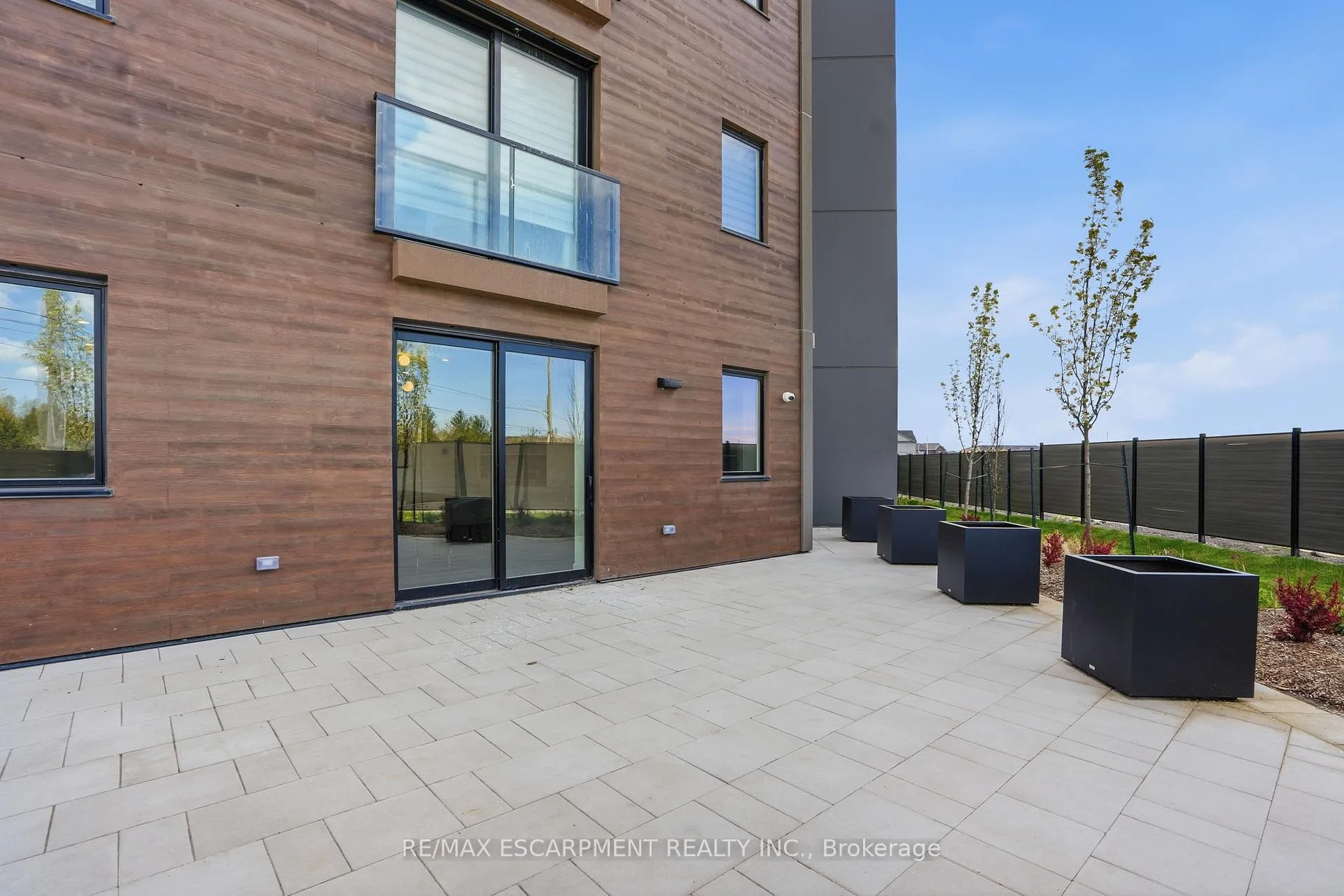 Photo 33 of Unit 407, 7549A Kalar Road, Niagara Falls, Brown — HOMEH