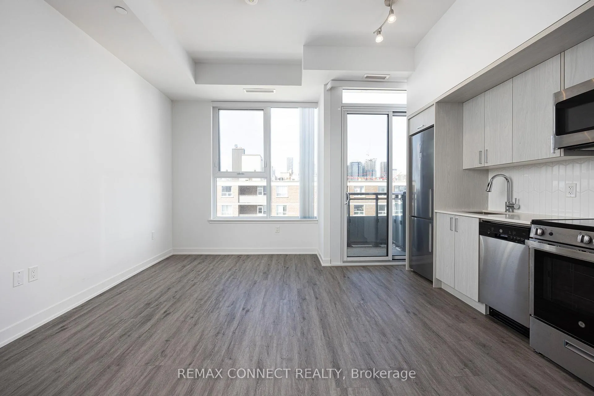 Photo 7 of Unit 708, 1 Cardiff Road, Toronto, Mount Pleasant East — HOMEH