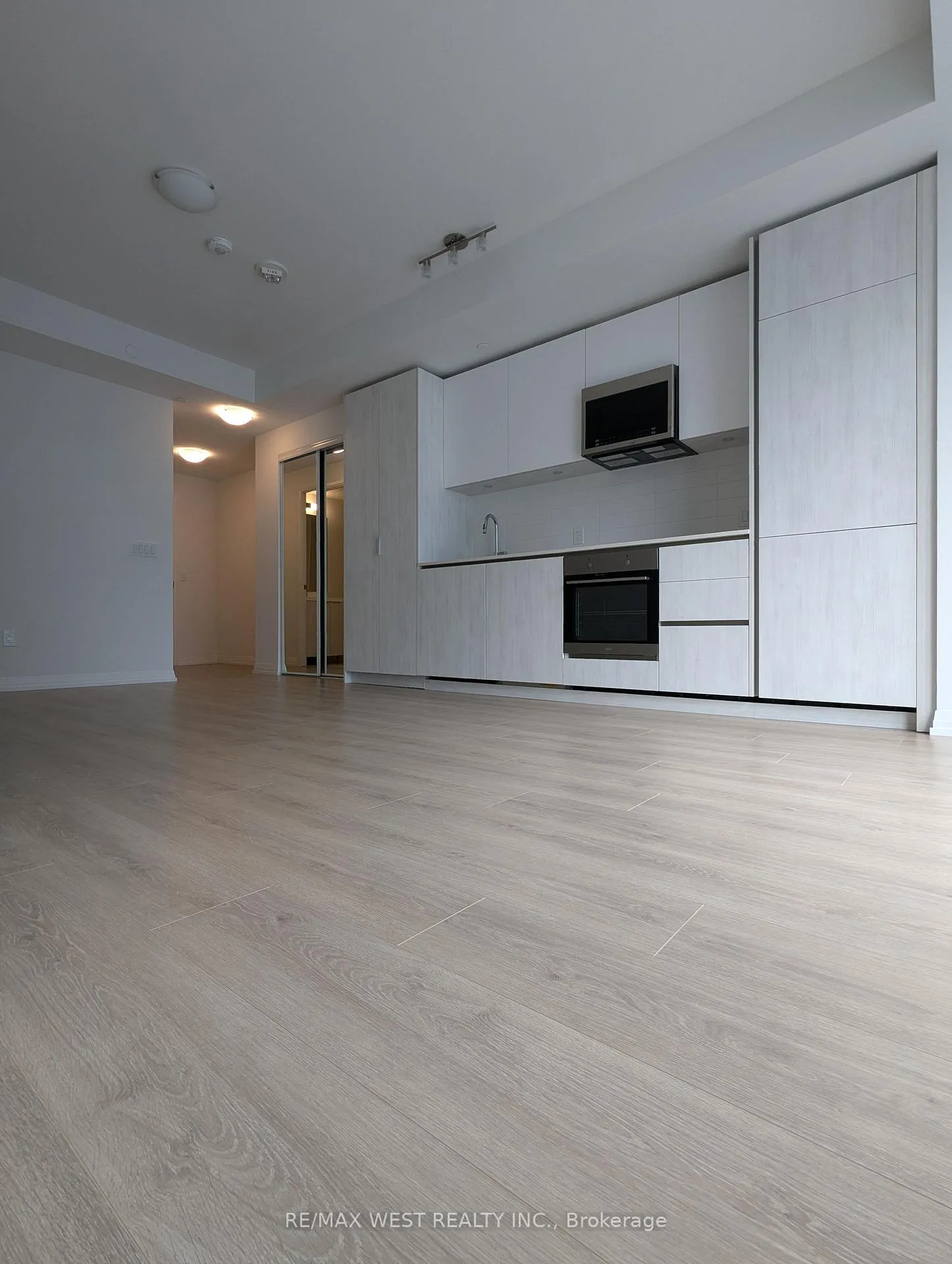 Photo 3 of Unit 4208, 8 Widmer Street, Toronto, Waterfront Communities — HOMEH